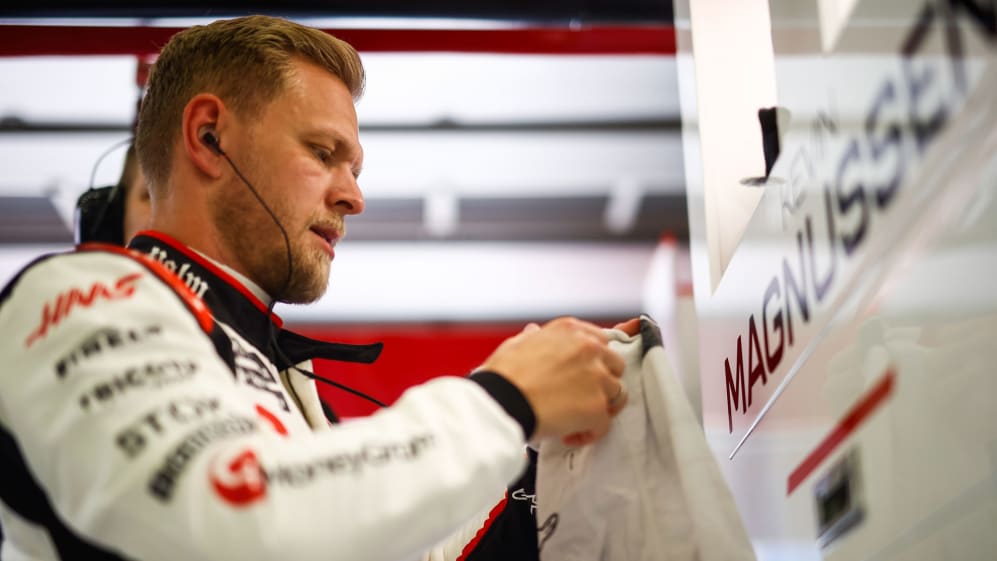 på trods af dækning Strømcelle Kevin Magnussen 'pleasantly surprised' with Haas despite finishing 13th in  Bahrain | Formula 1®