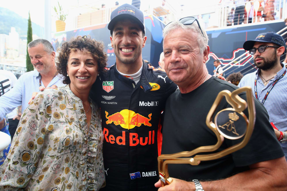 MONTE-CARLO, MÓNACO - 27 DE MAYO: Ganador de la carrera Daniel Ricciardo de Australia y Red Bull Racing