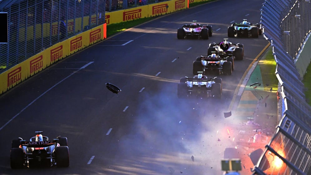 Accidente de Gasly Ocon Australia.jpg