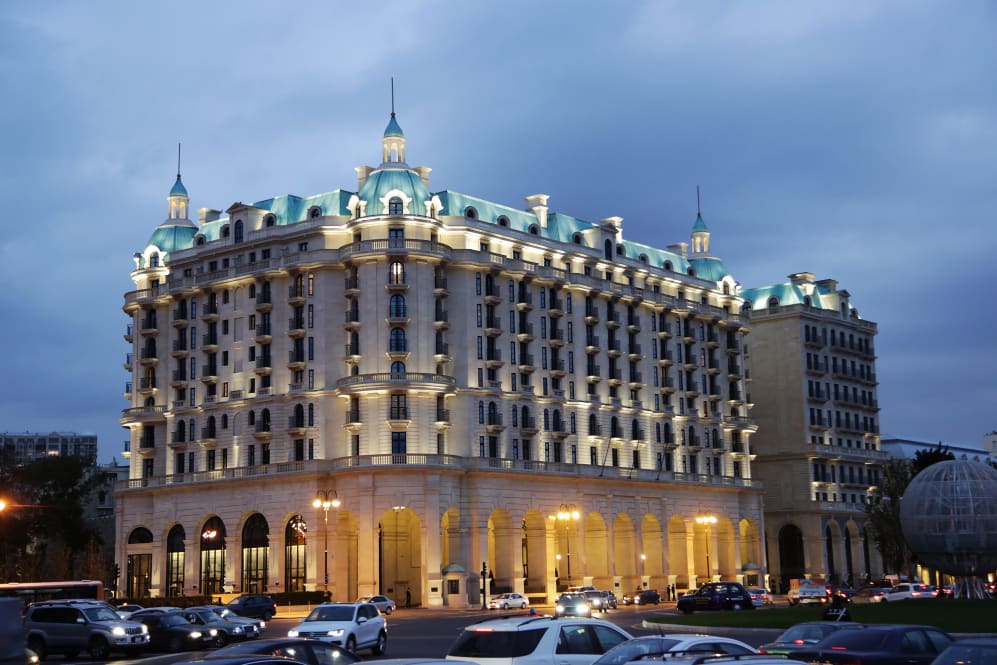 BAKU, AZERBAIJAN - 17 DE NOVIEMBRE: Four Seasons Hotel, Baku el 17 de noviembre de 2012 en Baku, Azerbaijan.