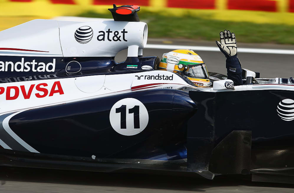 SAO PAULO, BRAZIL - NOVEMBER 27:  Rubens Barrichello of Brazil and Williams waves to the crowd