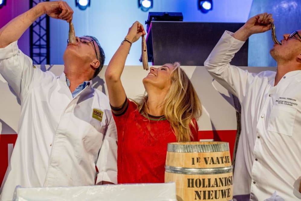 Fish educationalist Peter Koelewijn, tv-host Wendy van Dijk and chef Michael Verboom taste the new