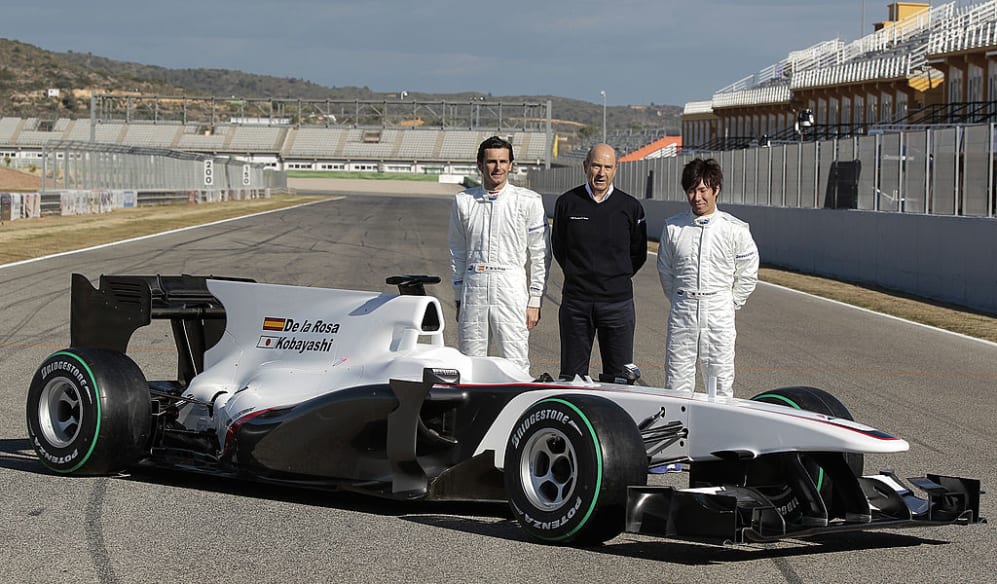 Spanish formula One driver Pedro de la Rosa (L) Sauber President Peter Sauber (C) and Japanese