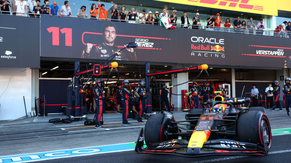 SUZUKA, JAPAN - SEPTEMBER 24: Sergio Perez of Mexico driving the (11) Oracle Red Bull Racing RB19