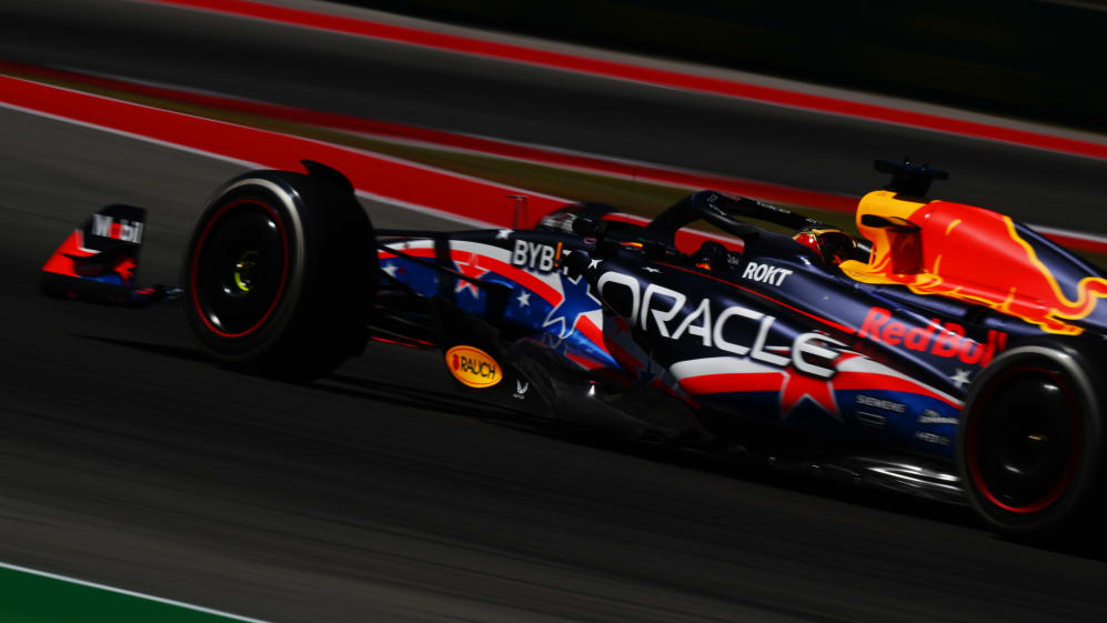 AUSTIN, TEXAS - 20 DE OCTUBRE: Max Verstappen de Holanda conduciendo el (1) Oracle Red Bull