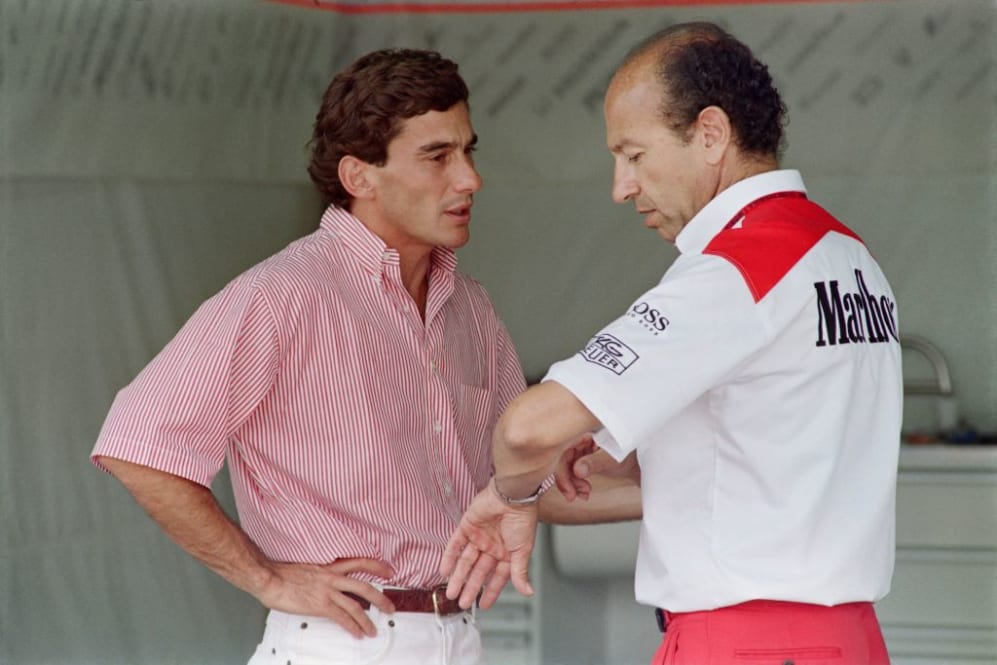 Brazilian McLaren driver Ayrton Senna (L) talks with engineer Jo Ramirez about his new McLaren
