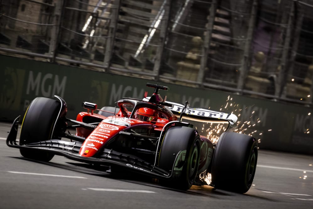 LAS VEGAS - Charles Leclerc (Ferrari) durante el segundo entrenamiento libre previo a la Fórmula 1 de Las Vegas