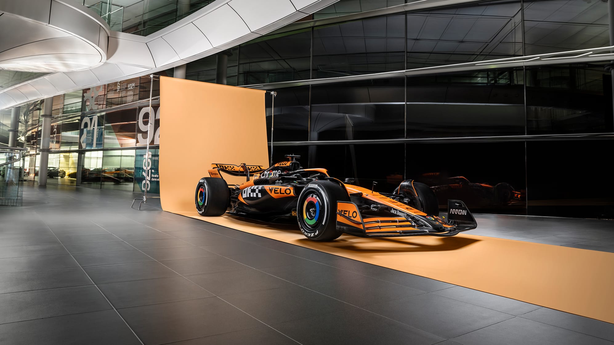 El nuevo monoplaza de McLaren para la temporada 2024 de F1.