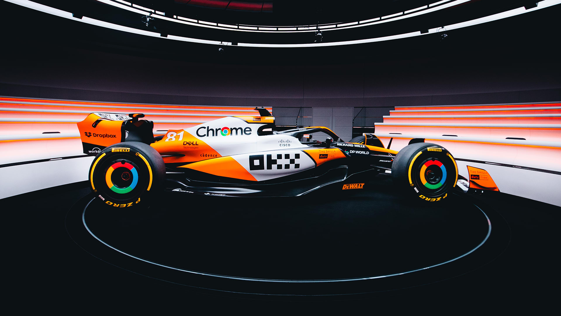 https://media.formula1.com/image/upload/f_auto/q_auto/v1726737830/fom-website/2024/Singapore/mclaren-singapore-livery-2024.png