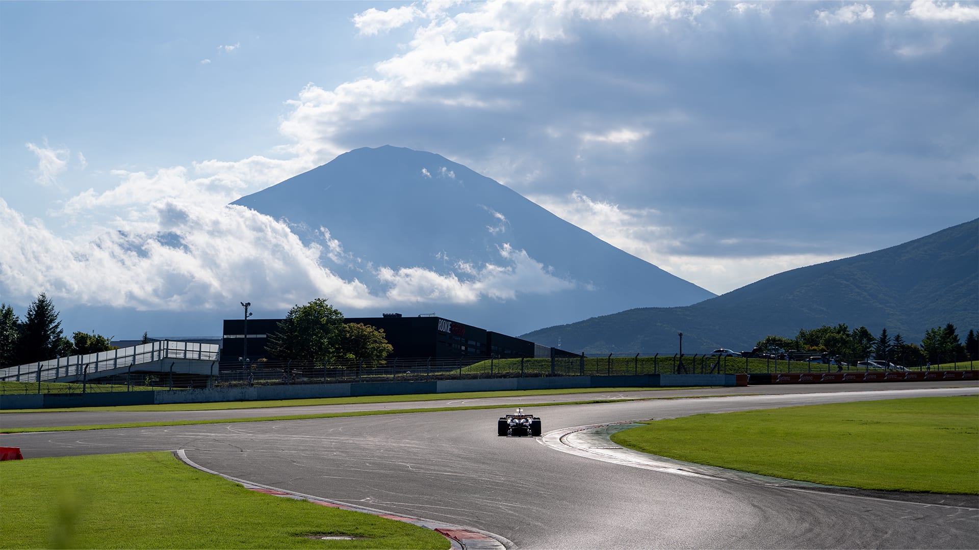 GALLERY: Haas put on another show for fans with special test at