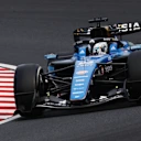 SUZUKA, JAPAN - MARCH 29: Alexander Albon of Thailand driving the (23) Williams FW48 Mercedes on track during the F1 Grand Prix of Japan at Suzuka Circuit on March 29, 2026 in Suzuka, Japan. (Photo by Mark Thompson/Getty Images)