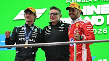 Winner Mercedes' Italian driver Kimi Antonelli (L) and third-placed Ferrari's British driver Lewis