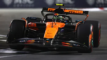 LAS VEGAS, NEVADA - NOVEMBER 20: Lando Norris of Great Britain driving the (4) McLaren MCL39