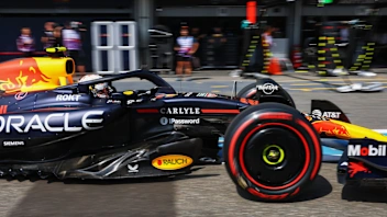 BAKU, AZERBAIJAN - SEPTEMBER 19: The Williams pit crew in the Pitlane during practice ahead of the