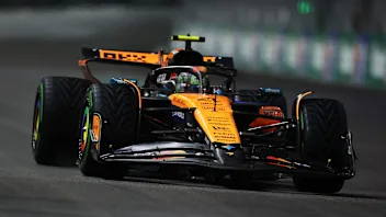 LAS VEGAS, NEVADA - NOVEMBER 21: Lando Norris of Great Britain driving the (4) McLaren MCL39