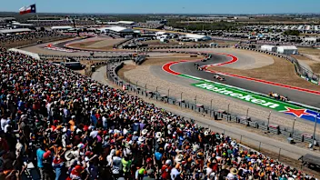 AUSTIN, TEXAS - OCTOBER 19: Lando Norris of Great Britain driving the (4) McLaren MCL39 Mercedes
