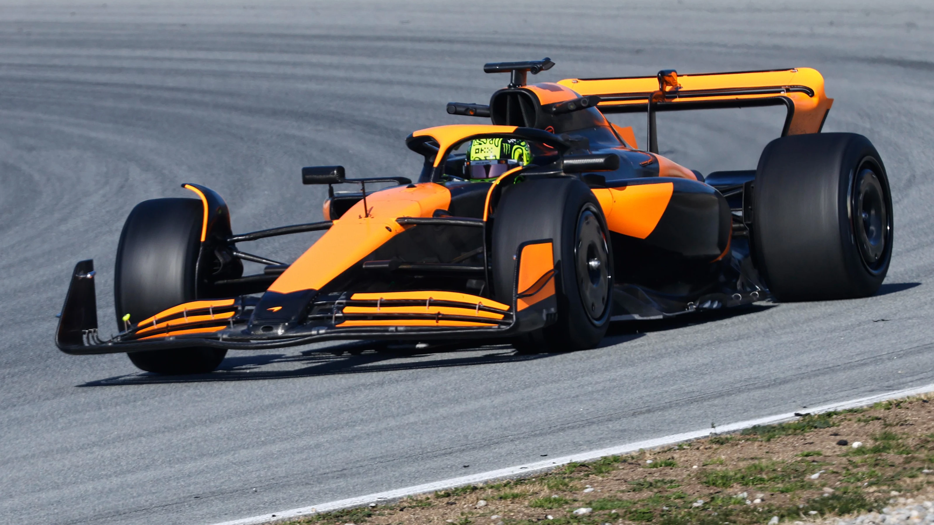 pirelliprivatetestingbarcelonaday1-03.jpg