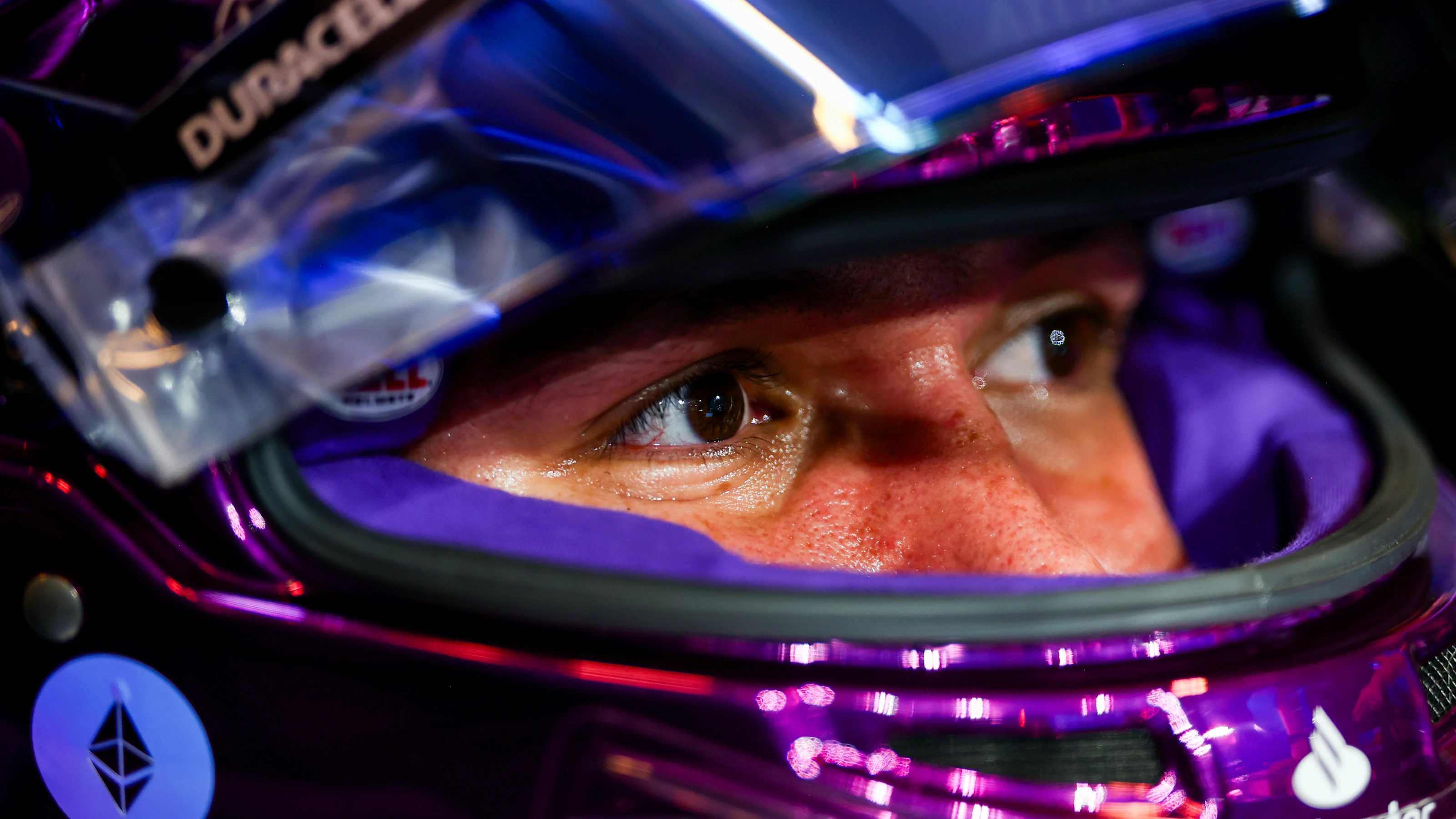 ABU DHABI, UNITED ARAB EMIRATES - DECEMBER 05: Alexander Albon of Thailand and Williams prepares to