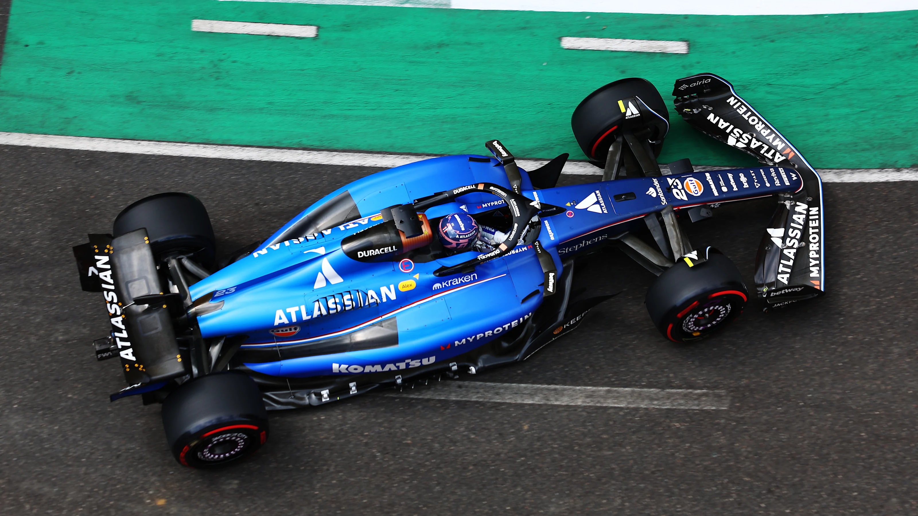BAKU, AZERBAIJAN - SEPTEMBER 19: Alexander Albon of Thailand driving the (23) Williams FW47