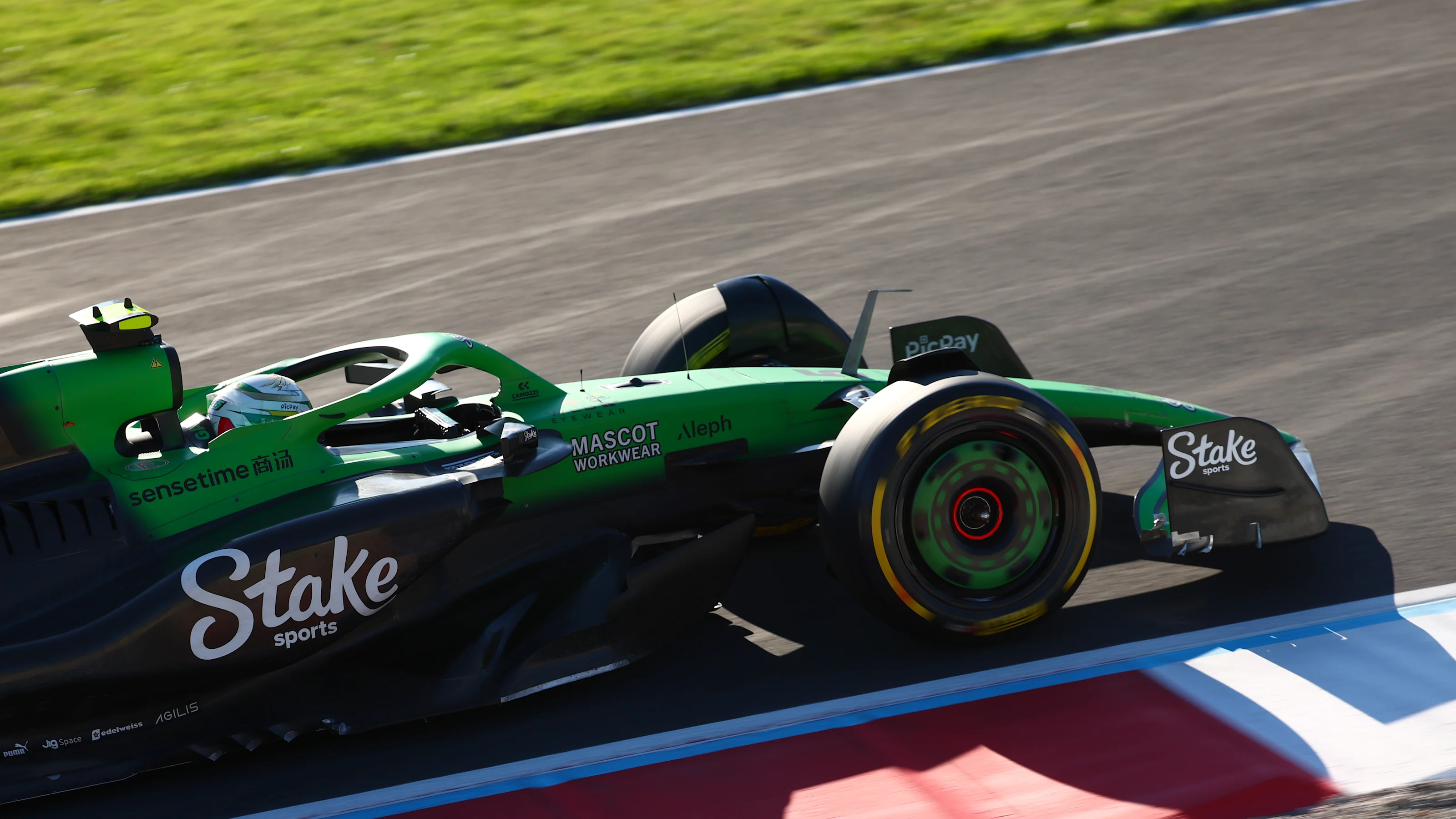 MONZA, ITALY - SEPTEMBER 05: Gabriel Bortoleto of Brazil driving the (5) Kick Sauber C45 Ferrari on