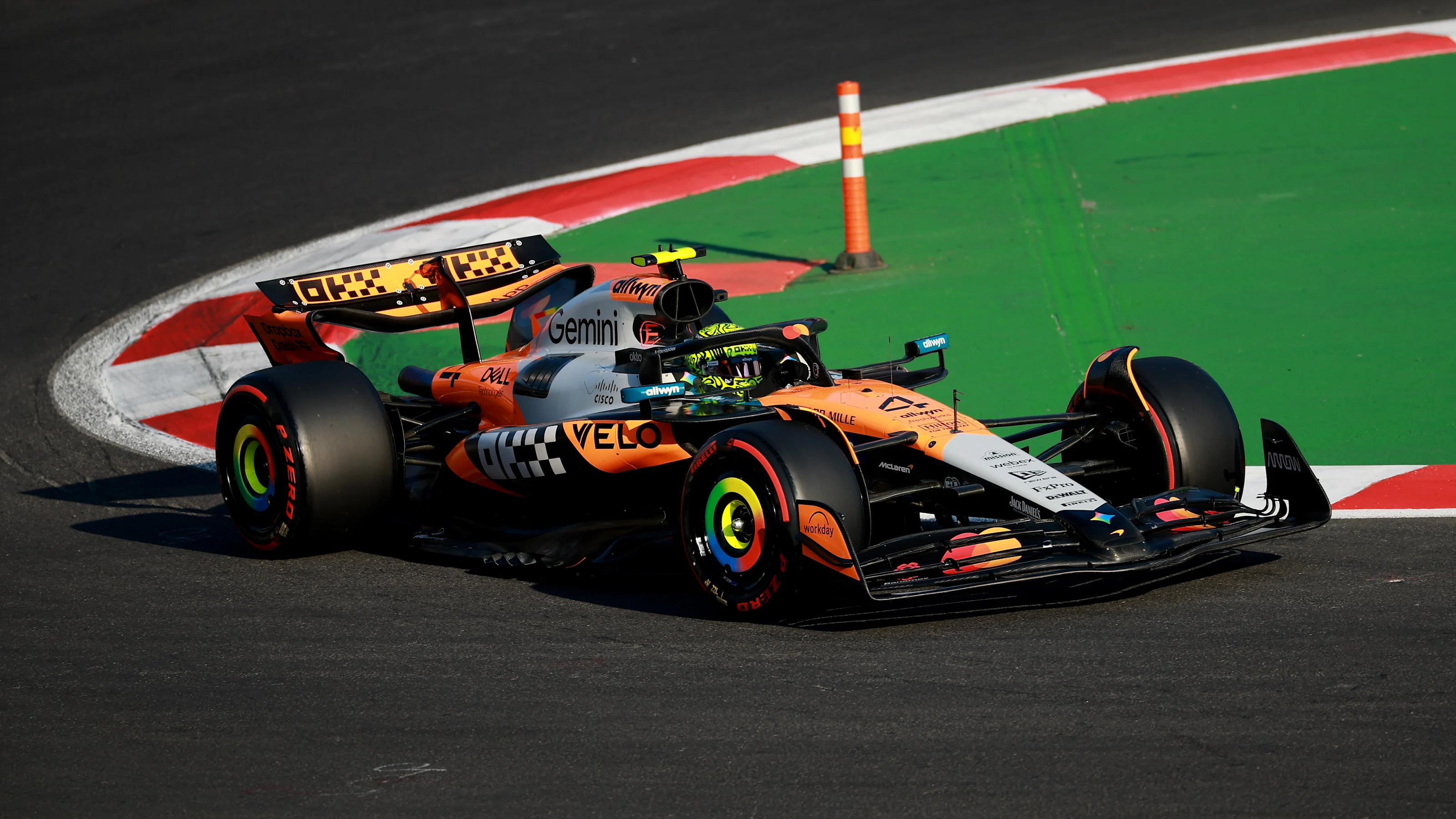 MEXICO CITY, MEXICO - OCTOBER 24: Lando Norris of Great Britain driving the (4) McLaren MCL39