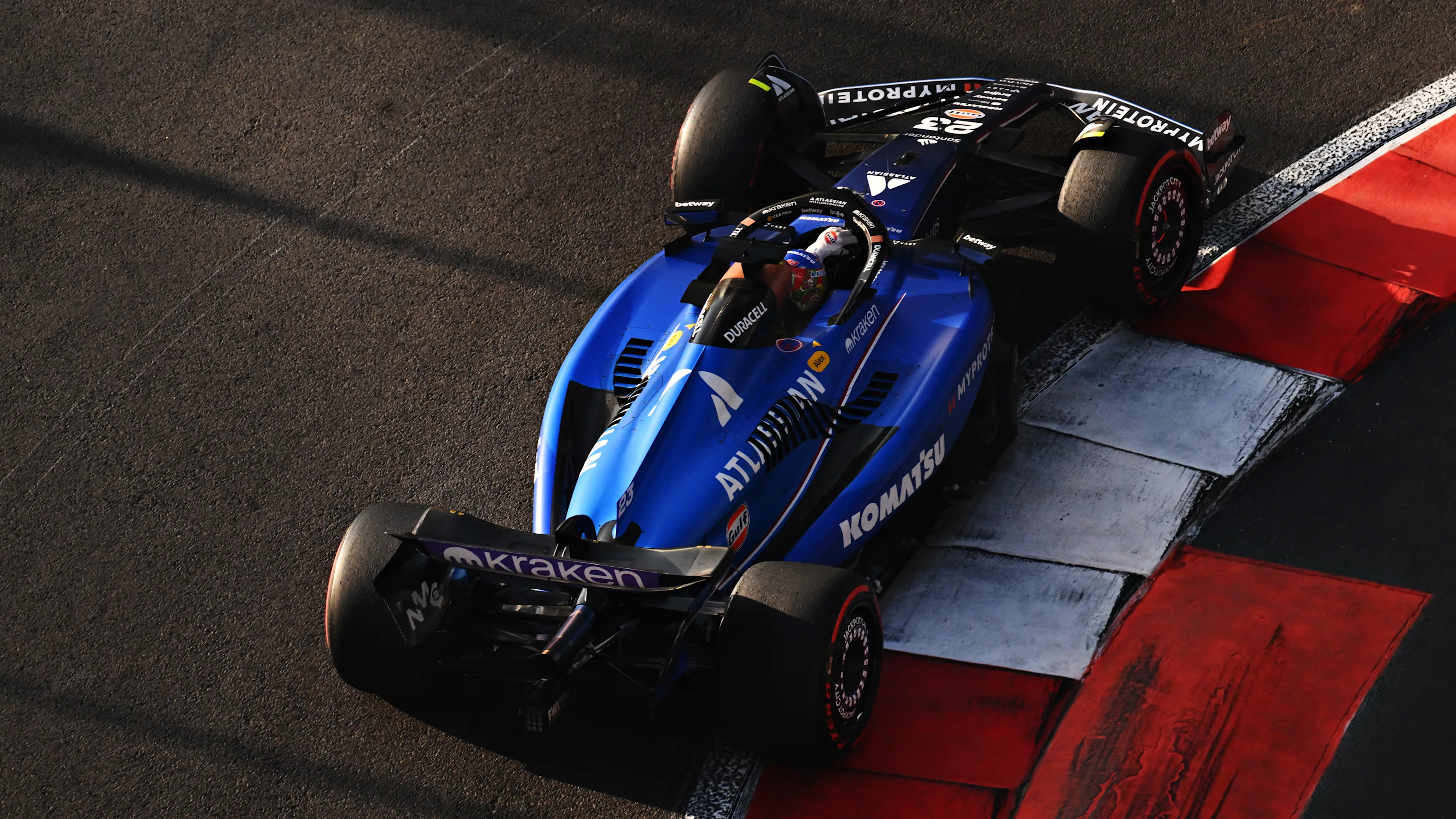 MEXICO CITY, MEXICO - OCTOBER 24: Alexander Albon of Thailand driving the (23) Williams FW47
