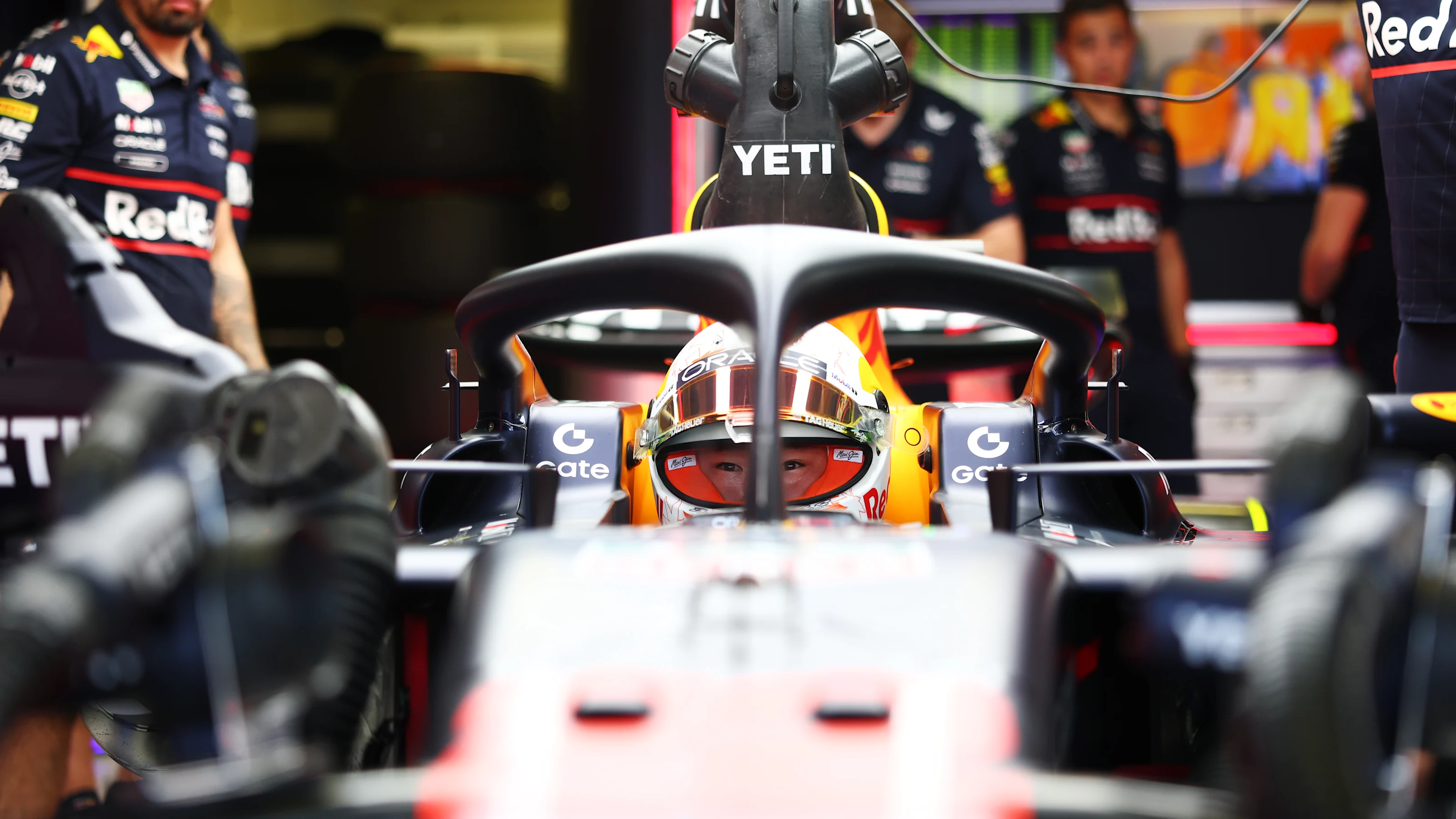 MEXICO CITY, MEXICO - OCTOBER 25: Yuki Tsunoda of Japan and Oracle Red Bull Racing prepares to