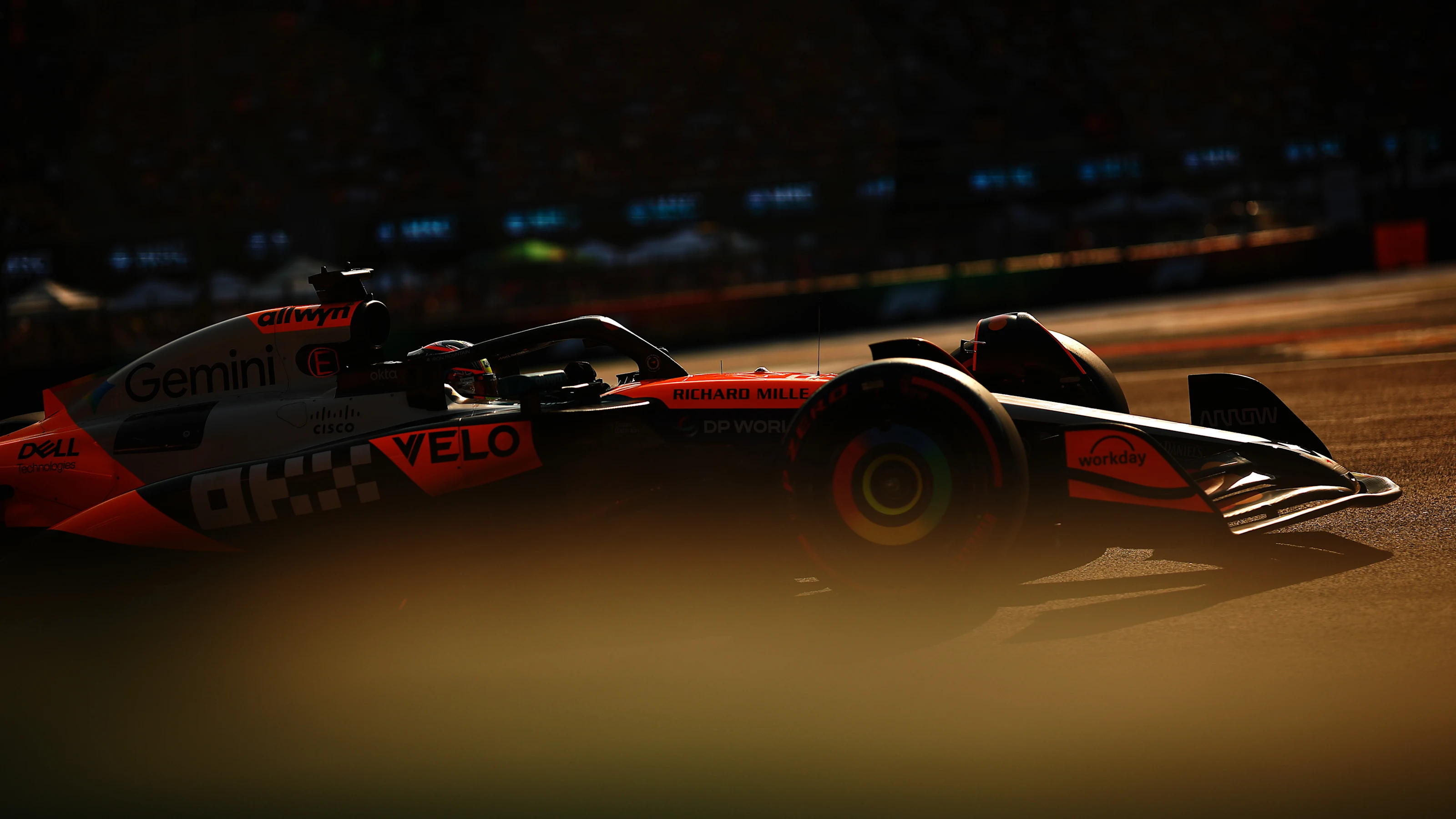 MEXICO CITY, MEXICO - OCTOBER 25: Oscar Piastri of Australia driving the (81) McLaren MCL39