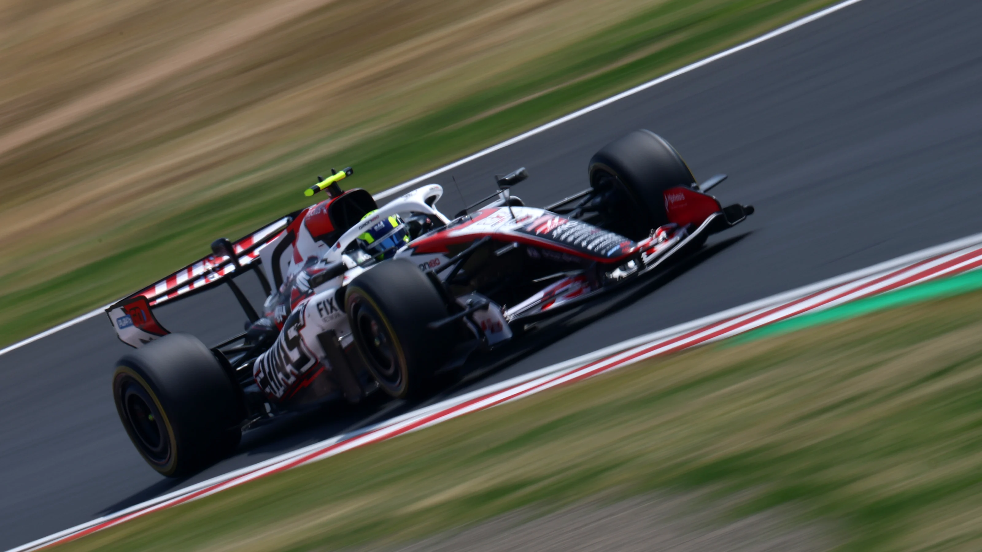 SUZUKA, JAPAN - MARCH 28: Oliver Bearman of Great Britain driving the (87) Haas F1 VF-26 Ferrari on