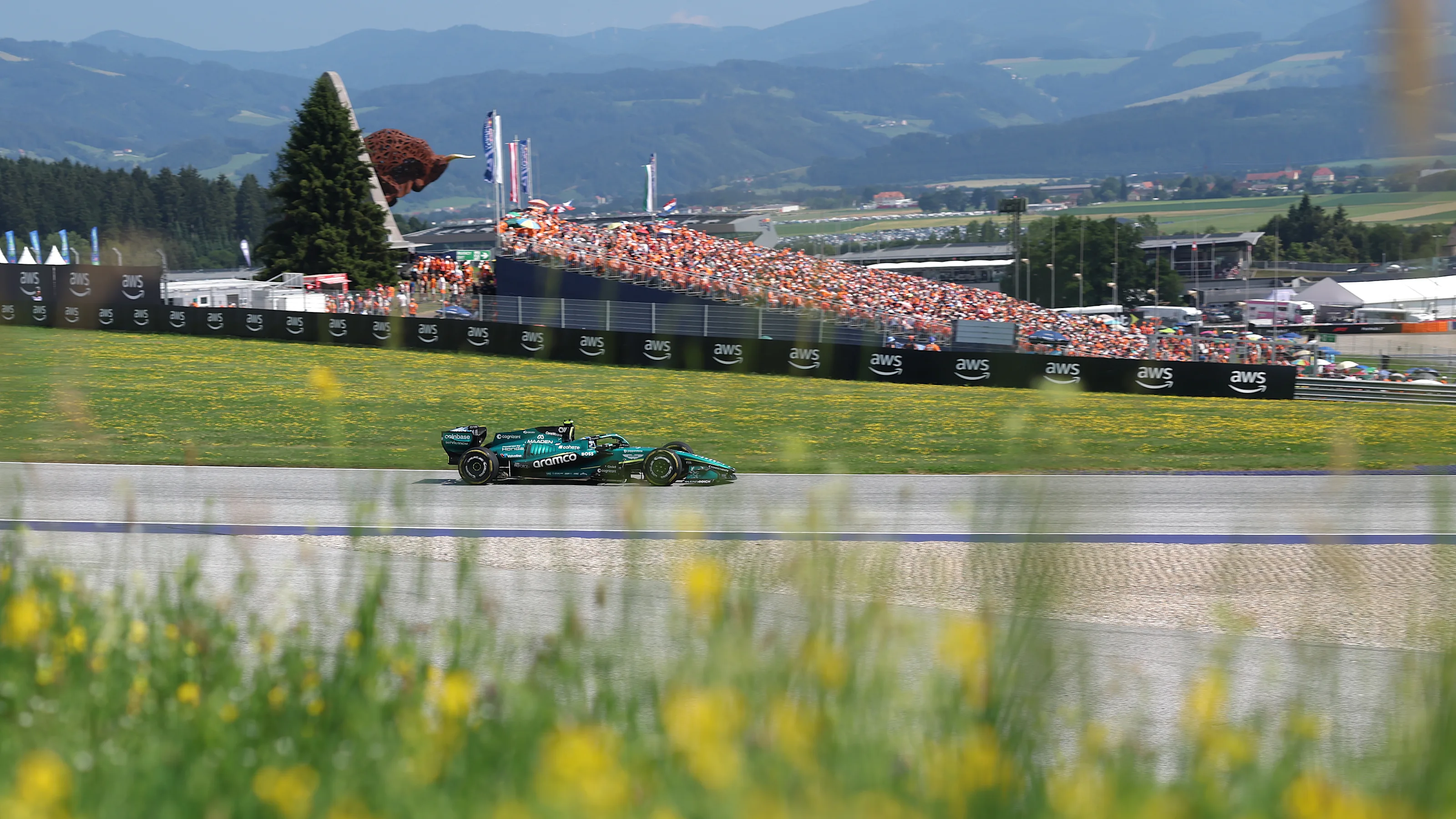 SPIELBERG, AUSTRIA - JUNE 28: Fernando Alonso of Spain driving the (14) Aston Martin F1 Team AMR26