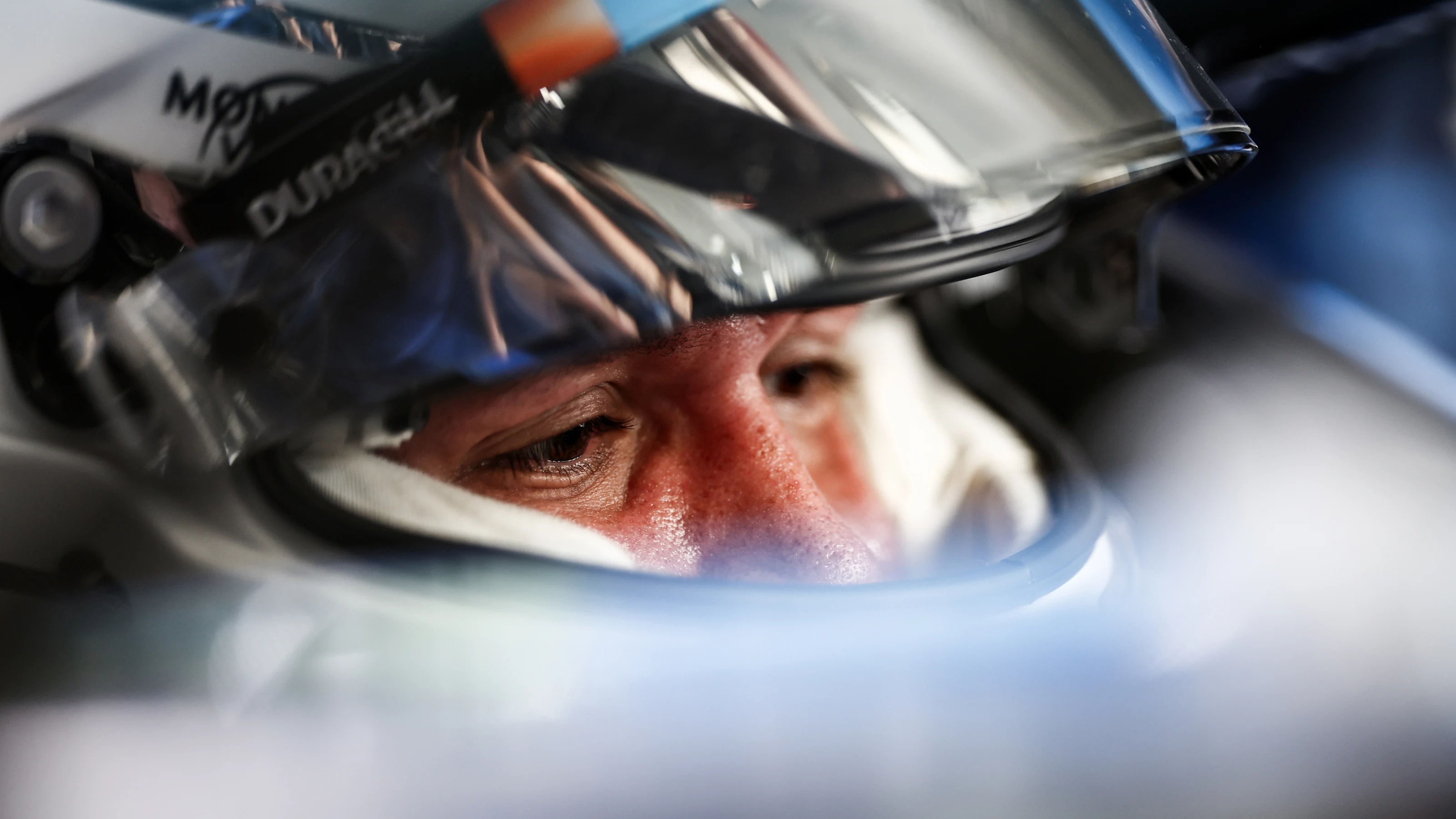 KUALA LUMPUR, MALAYSIA - OCTOBER 02: Alexander Albon of Thailand and Williams prepares to drive