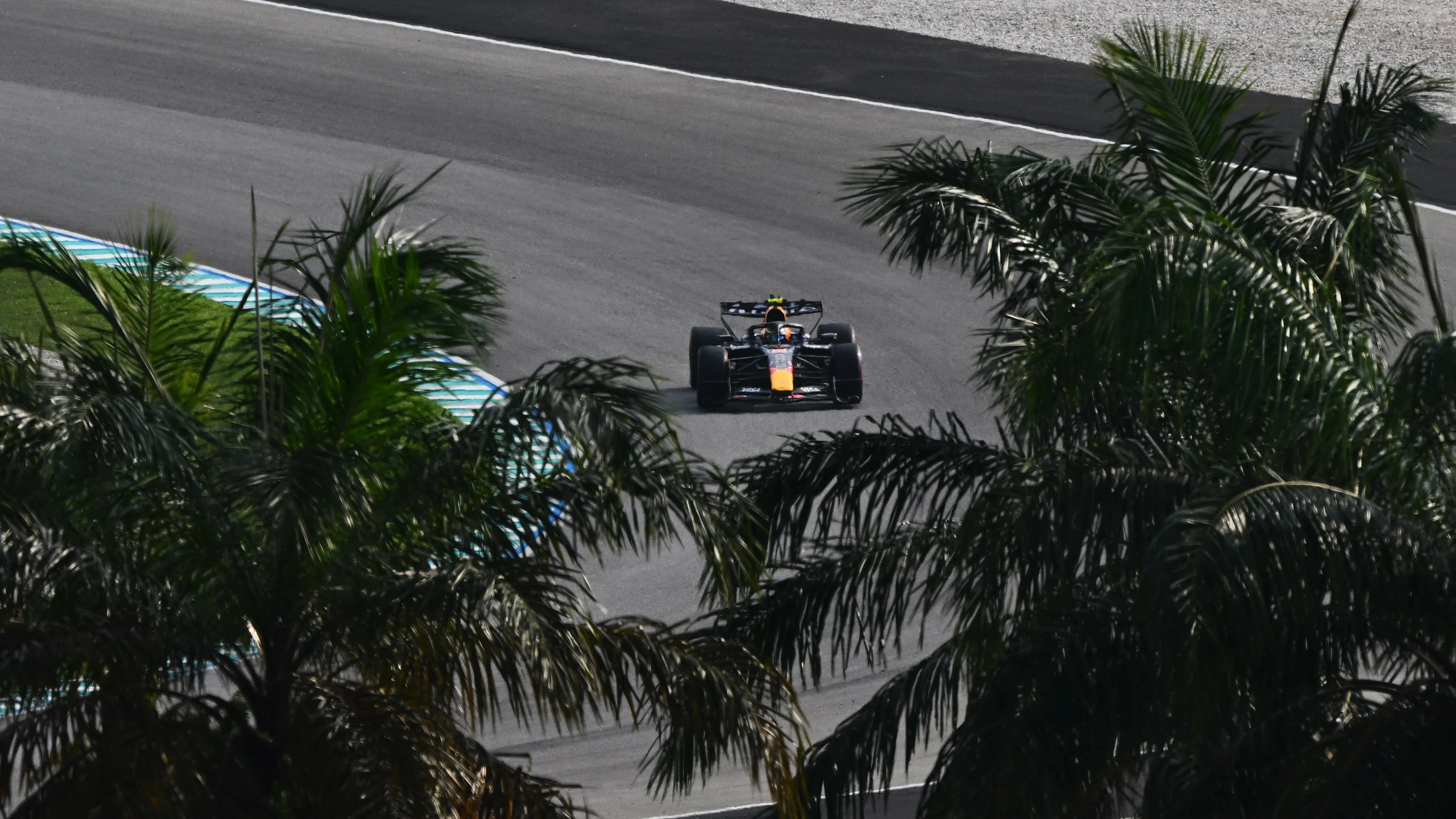 KUALA LUMPUR, MALAYSIA - OCTOBER 02: Isack Hadjar of France driving the (6) Oracle Red Bull Racing