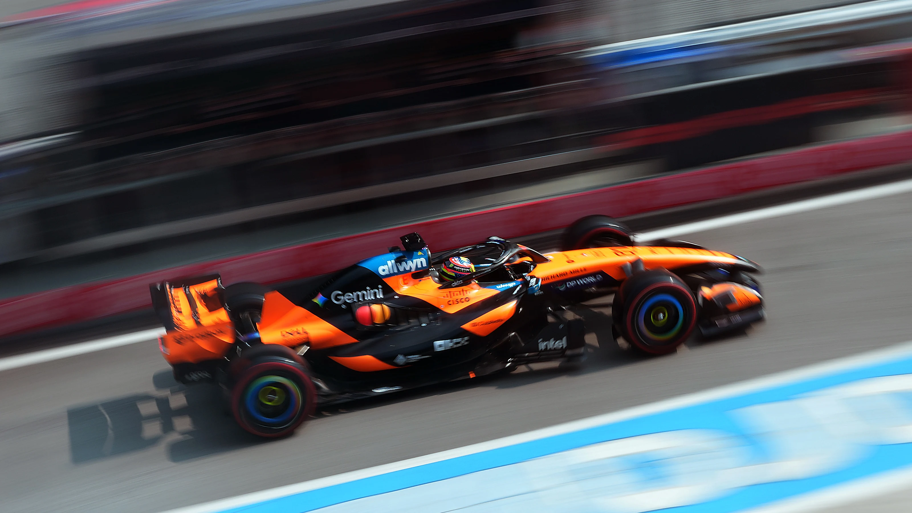 KUALA LUMPUR, MALAYSIA - OCTOBER 03: Oscar Piastri of Australia driving the (81) McLaren MCL40