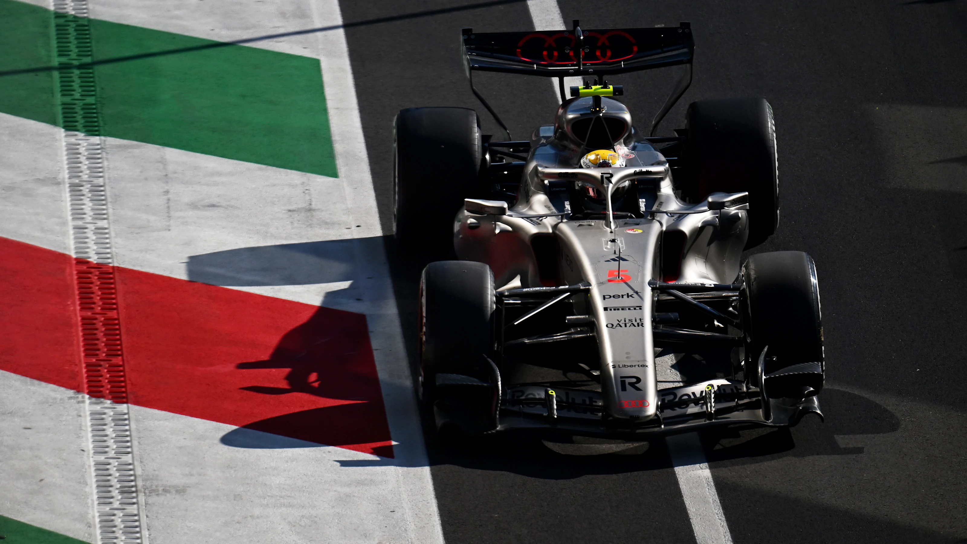 MONZA, ITALY - SEPTEMBER 04: Gabriel Bortoleto of Brazil driving the (5) Audi F1 Team R26 on track