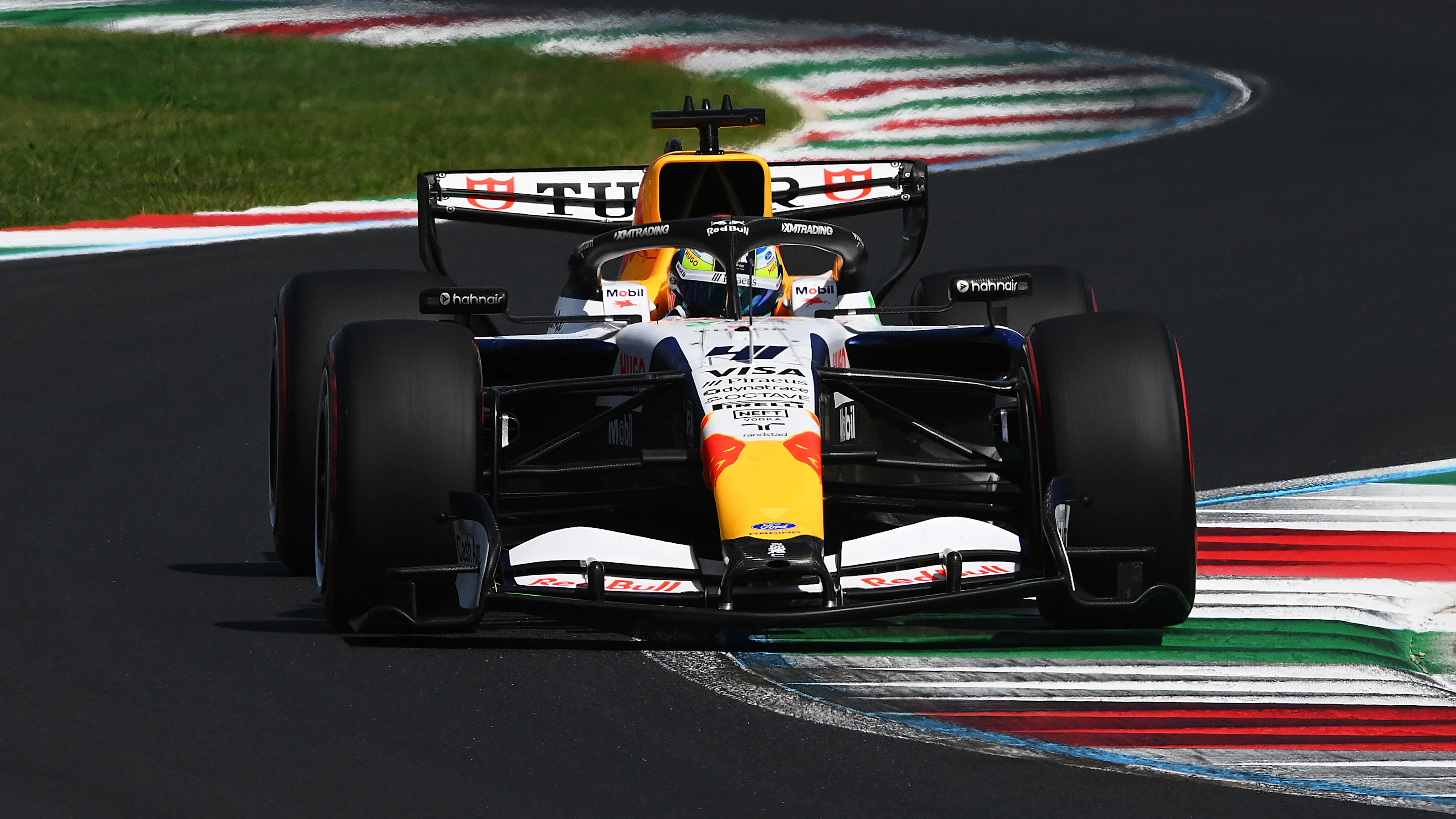 MONZA, ITALY - SEPTEMBER 05: Arvid Lindblad of Great Britain driving the (41) Visa Cash App Racing