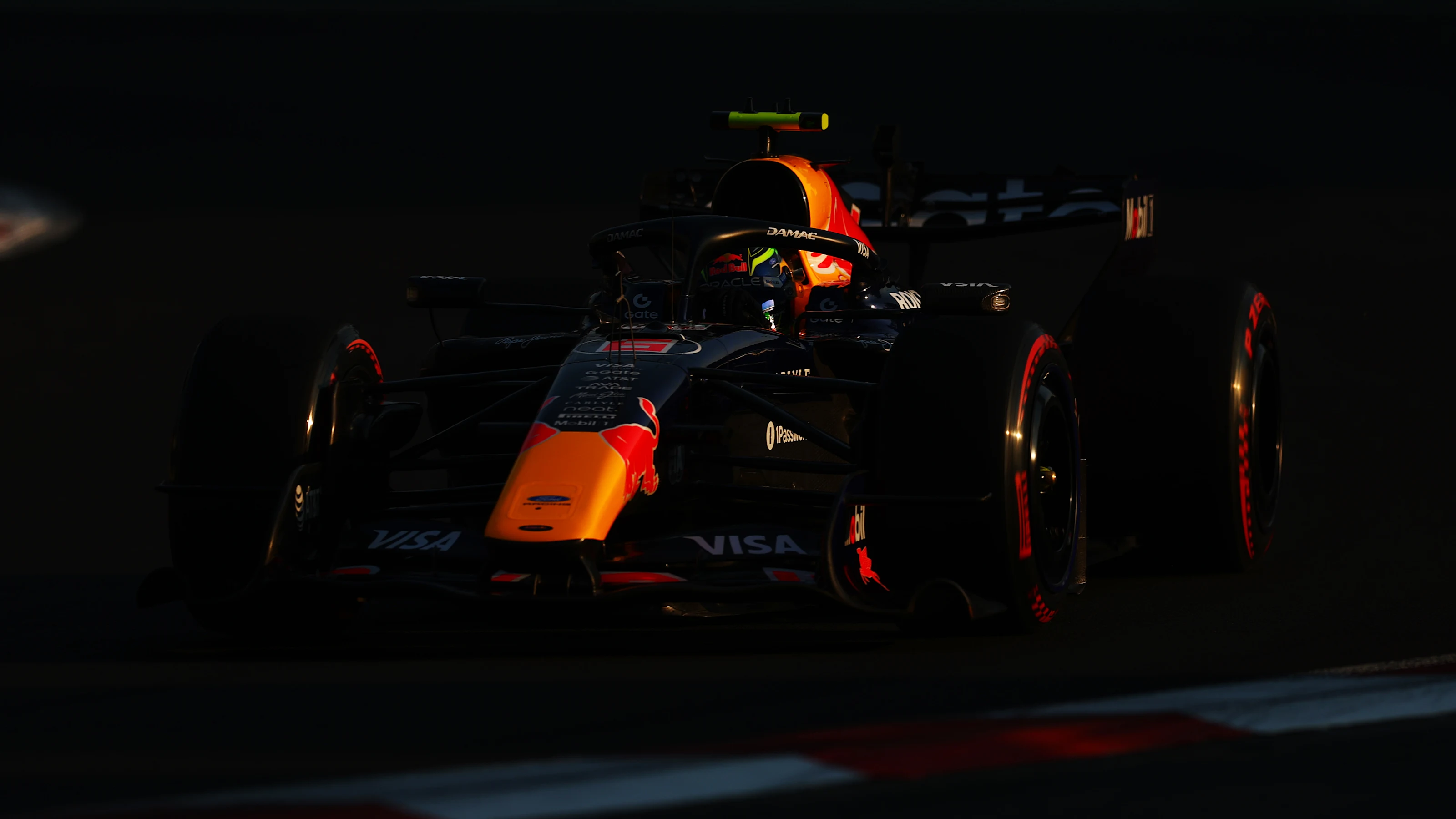 MEXICO CITY, MEXICO - OCTOBER 30: Isack Hadjar of France driving the (6) Oracle Red Bull Racing