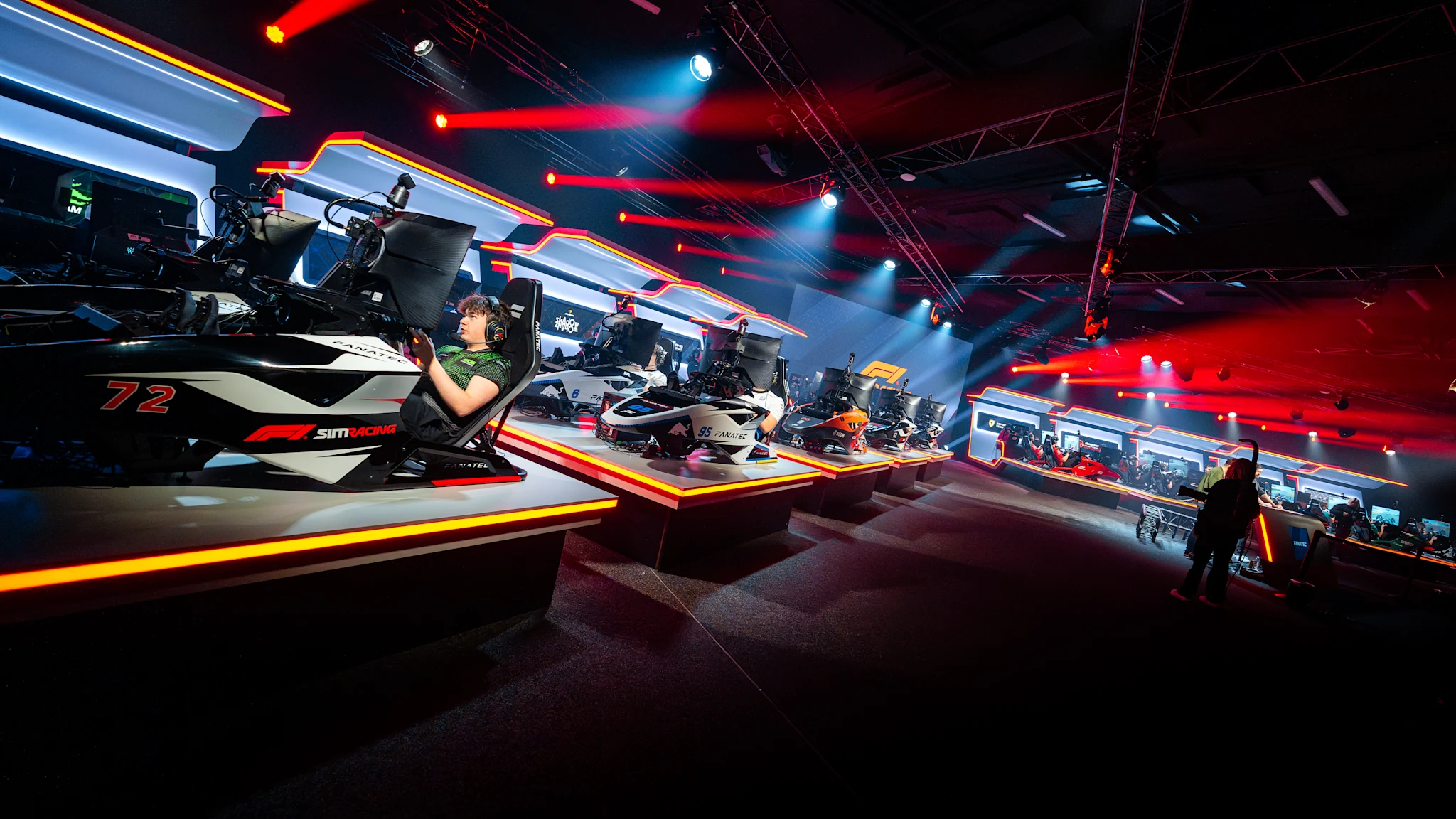 F1 Sim Racing 월드 챔피언십 이미지