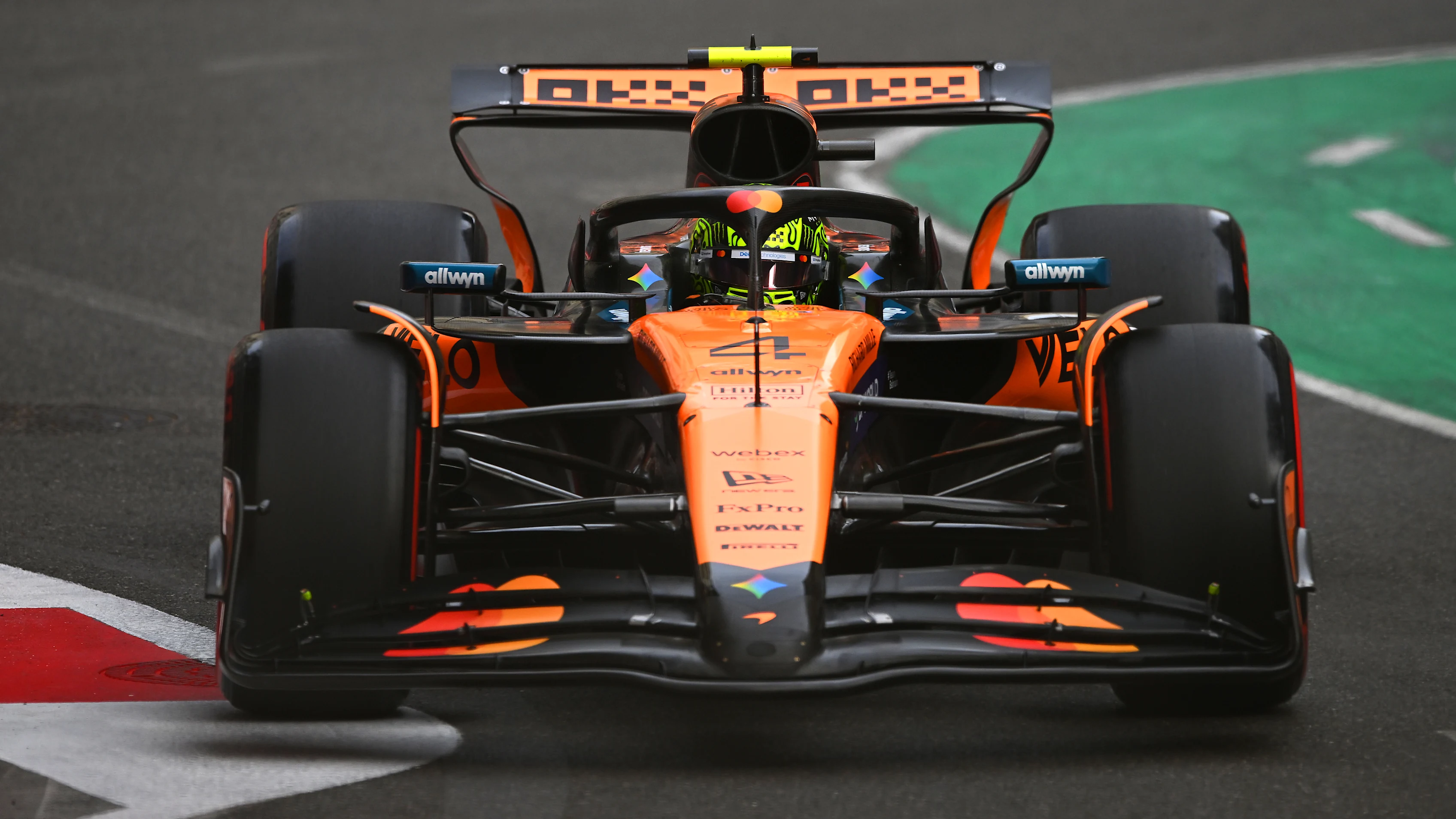 BAKU, AZERBAIJAN - SEPTEMBER 19: Lando Norris of Great Britain driving the (4) McLaren MCL39