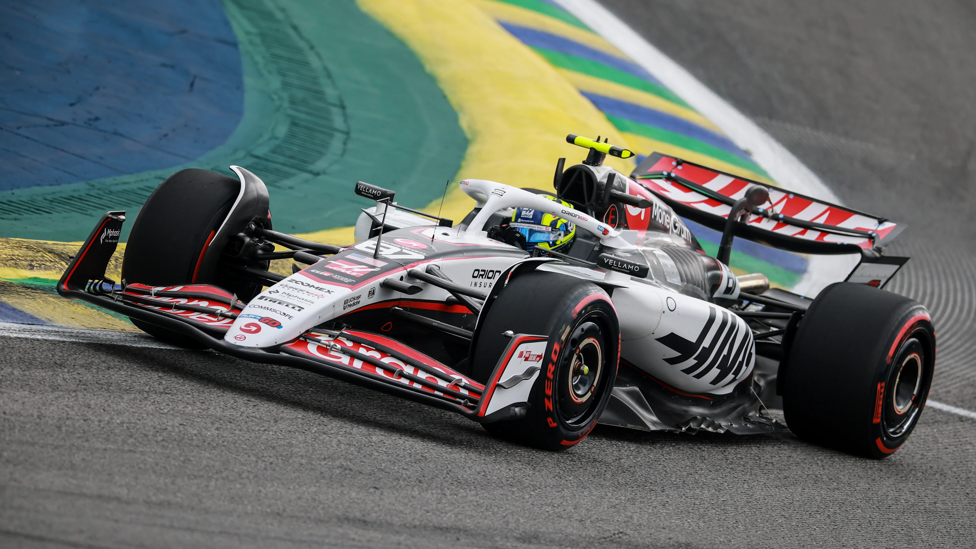 SAO PAULO, BRAZIL - NOVEMBER 08: Oliver Bearman of Great Britain driving the (87) Haas F1 VF-25