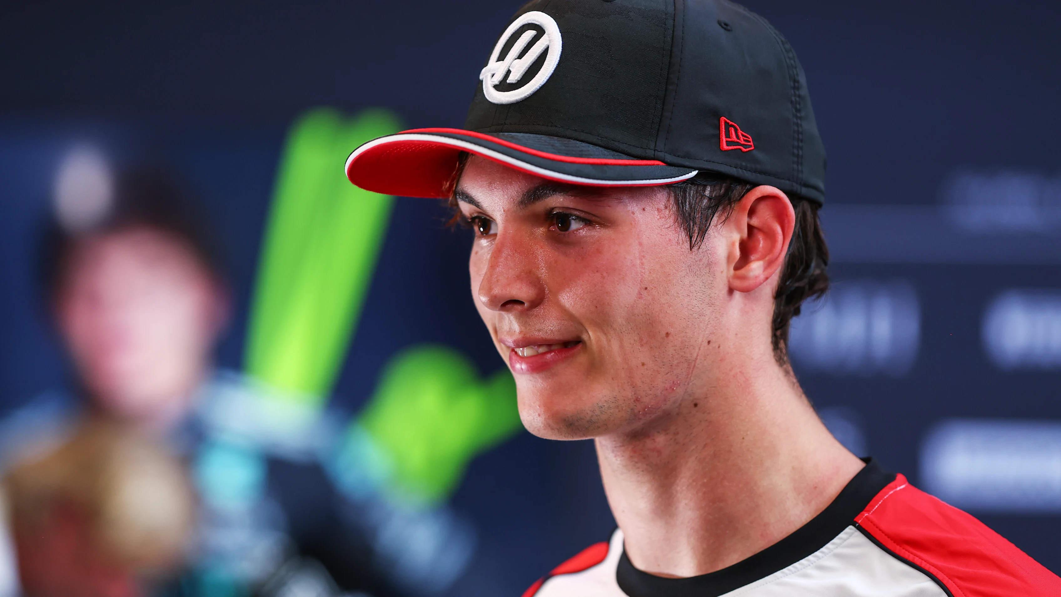 SAO PAULO, BRAZIL - NOVEMBER 08: Eighth placed qualifier Oliver Bearman of Great Britain and Haas