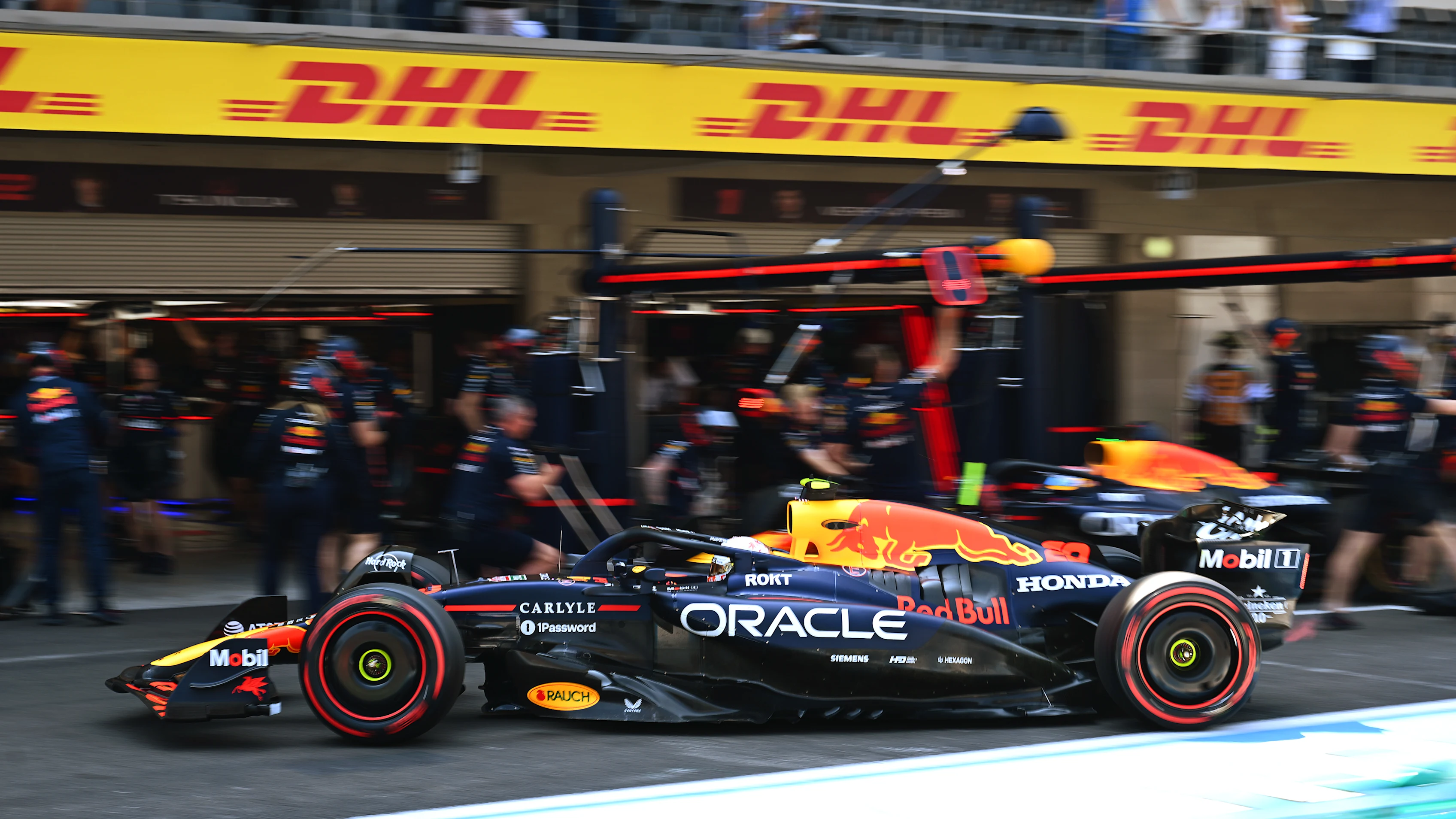 MEXICO CITY, MEXICO - OCTOBER 25: Yuki Tsunoda of Japan driving the (22) Oracle Red Bull Racing