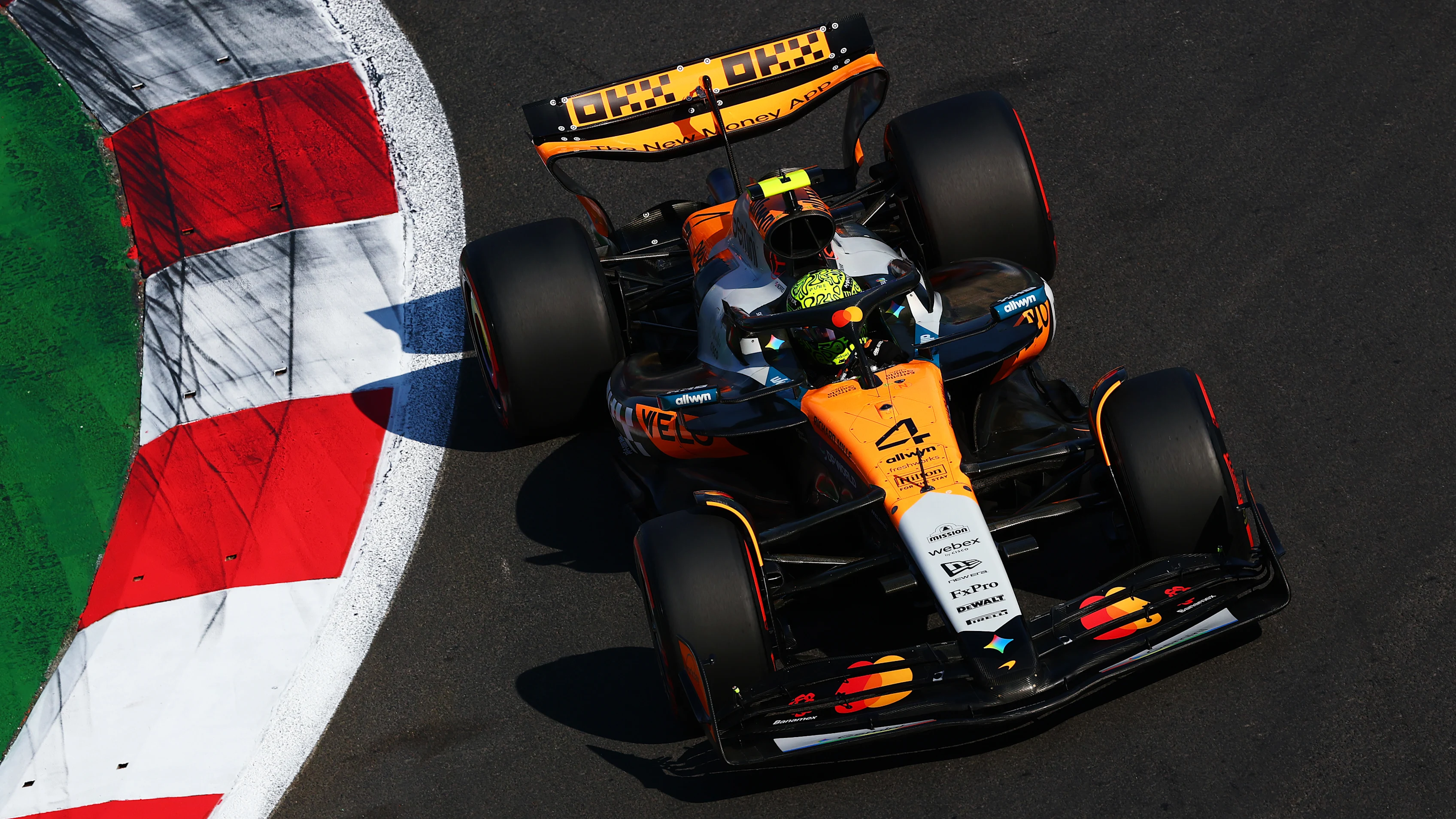 MEXICO CITY, MEXICO - OCTOBER 25: Lando Norris of Great Britain driving the (4) McLaren MCL39