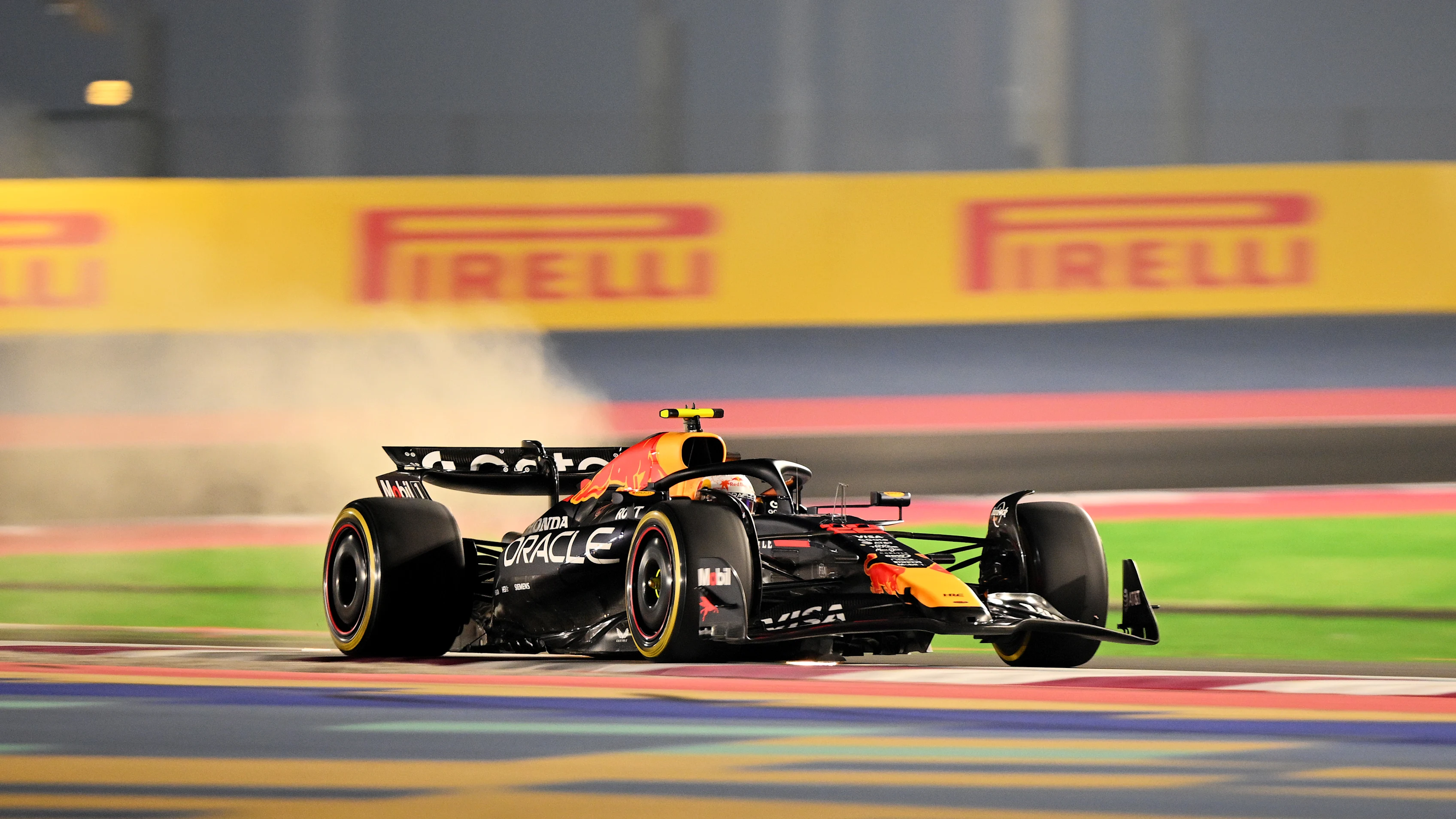 LUSAIL CITY, QATAR - 28 NOVEMBRE : Yuki Tsunoda du Japon au volant du (22) Oracle Red Bull Racing