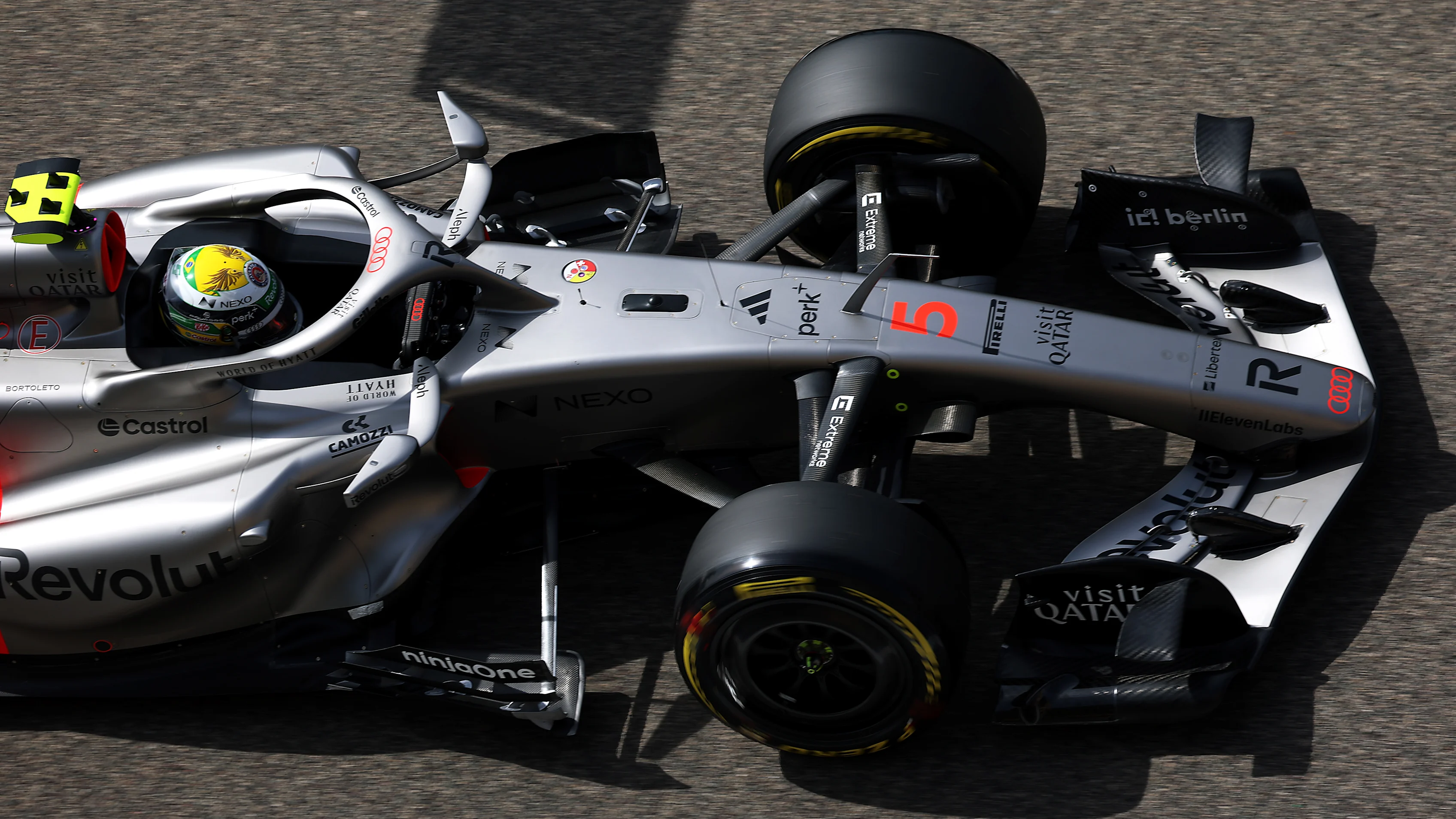 BAHRAIN, BAHRAIN - FEBRUARY 11: Gabriel Bortoleto of Brazil driving the (5) Audi F1 Team R26 on