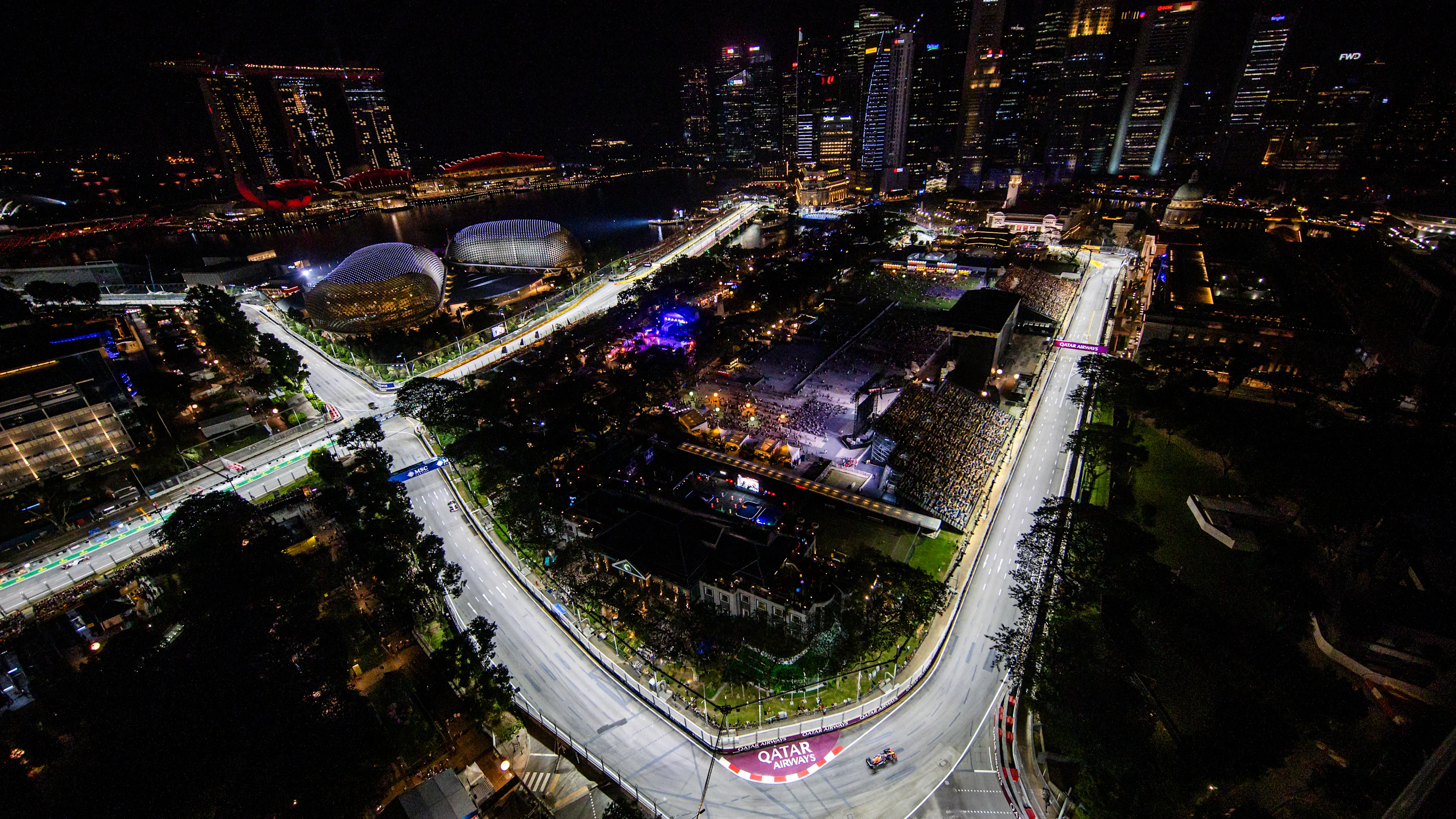 SINGAPORE, SINGAPORE - SEPTEMBER 15: Max Verstappen of the Netherlands driving the (1) Oracle Red