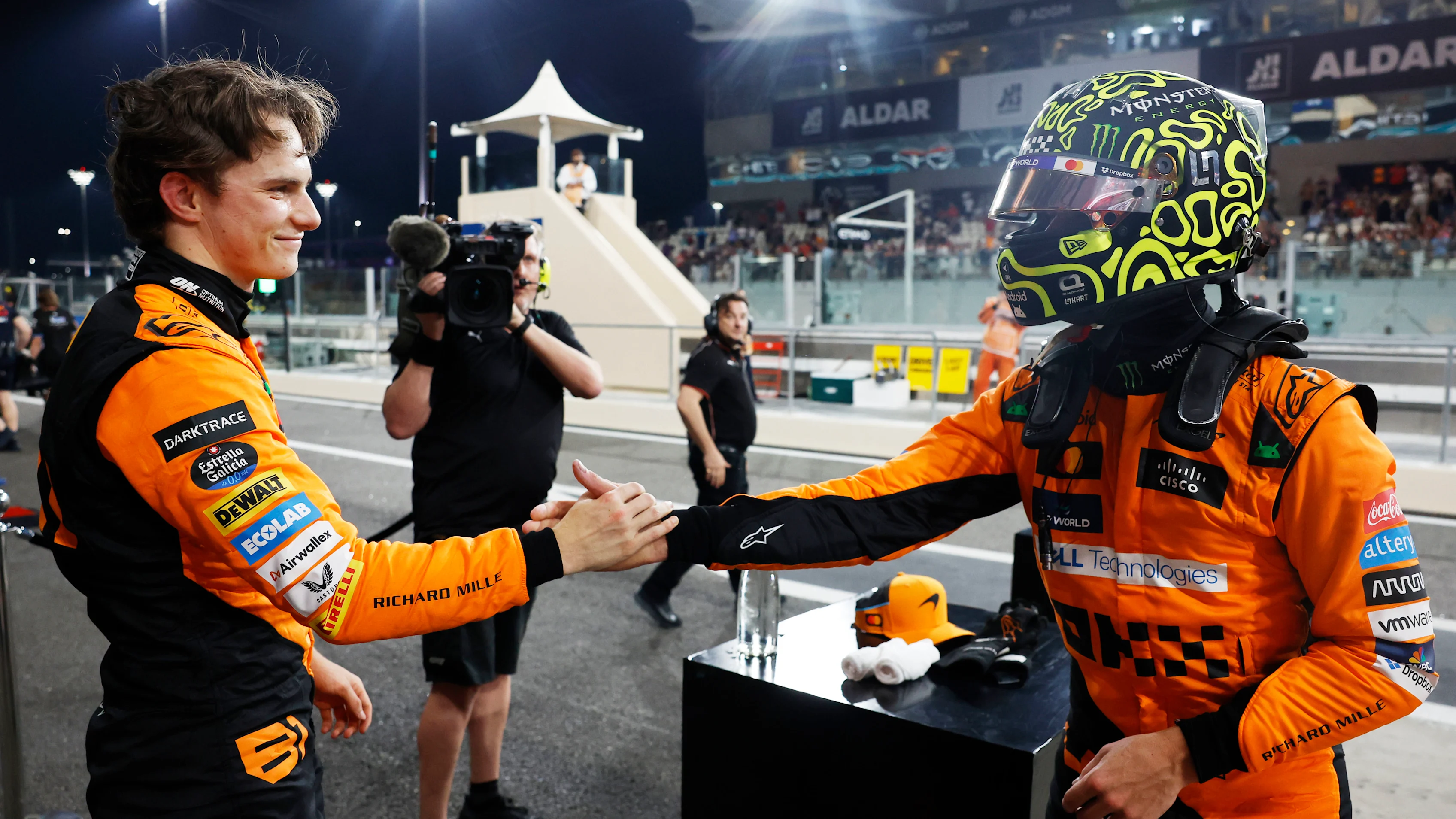 YAS MARINA CIRCUIT, UNITED ARAB EMIRATES - DECEMBER 07: Oscar Piastri, McLaren F1 Team, and pole