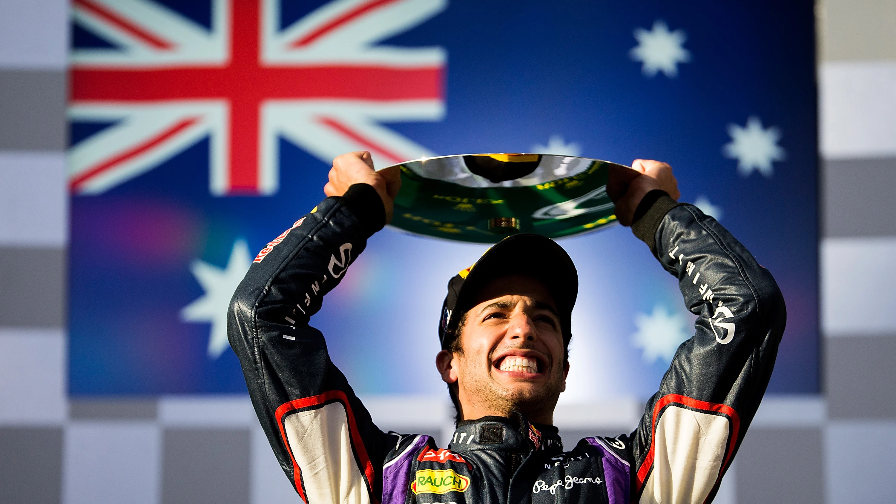 MELBOURNE, AUSTRALIA - MARCH 16: Daniel Ricciardo of Australia and Infiniti Red Bull Racing