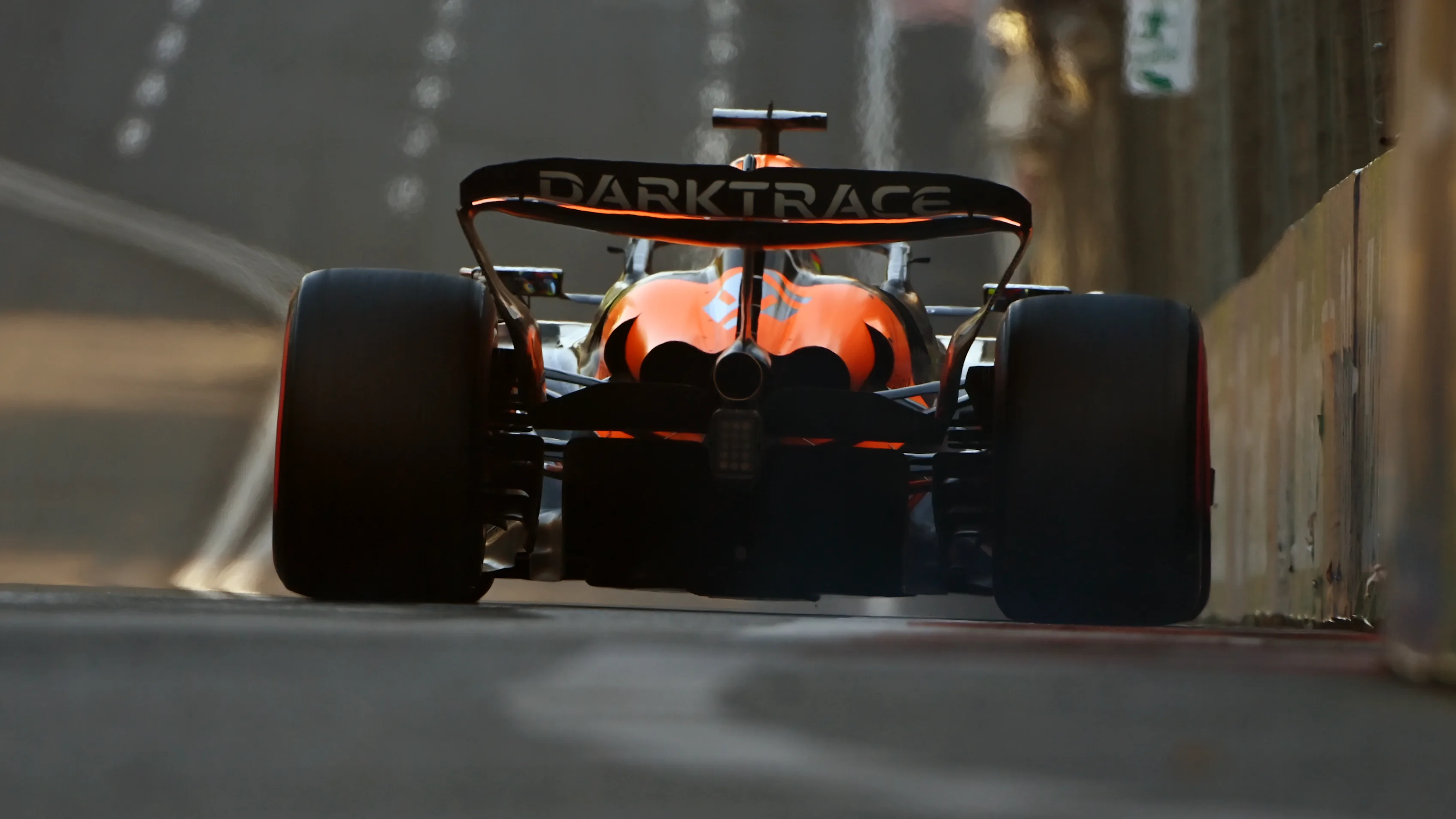 BAKU, AZERBAIJAN - SEPTEMBER 14: Oscar Piastri of Australia driving the (81) McLaren MCL38 Mercedes