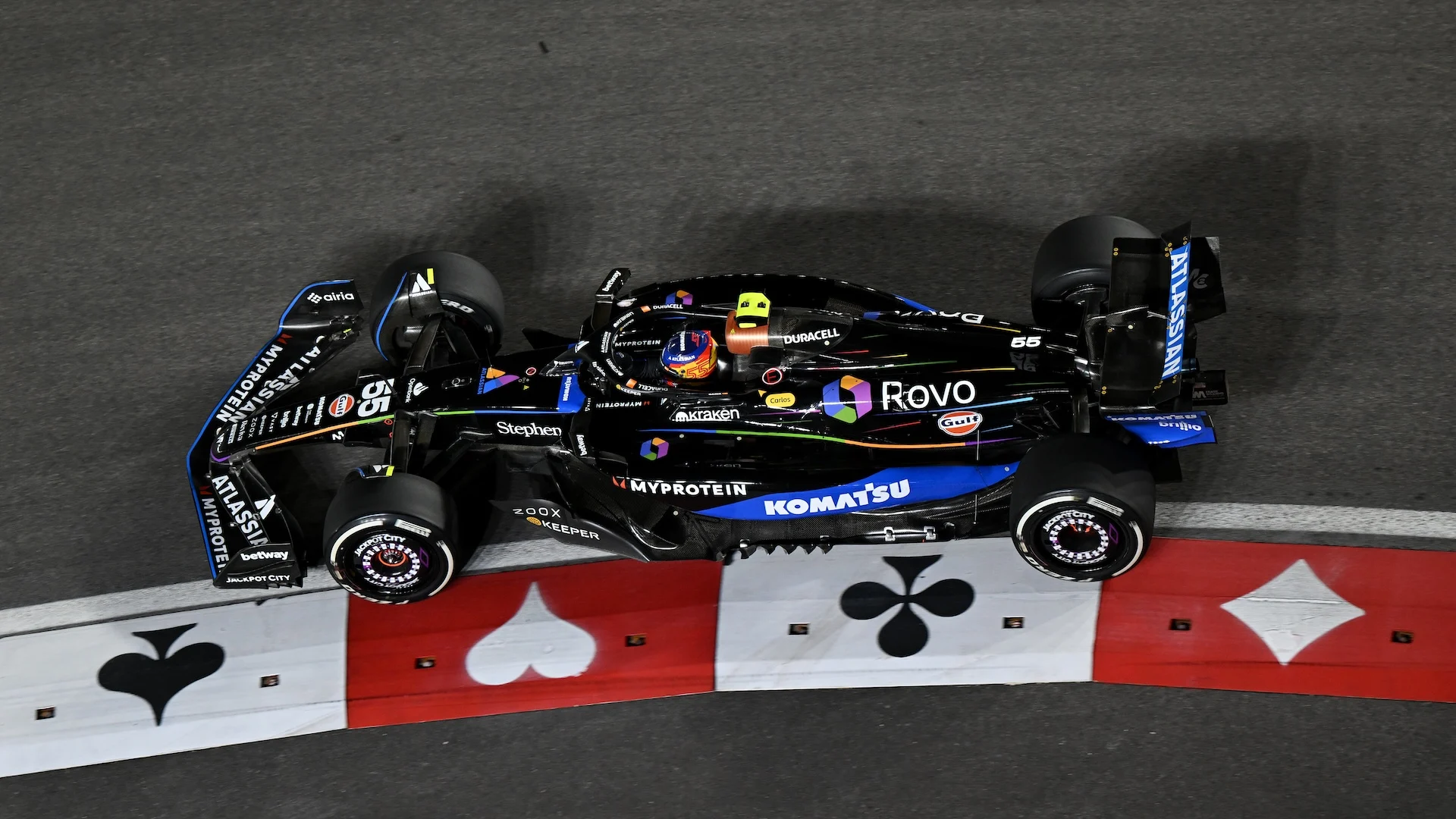 LAS VEGAS, NEVADA - NOVEMBER 22: Carlos Sainz of Spain driving the (55) Williams FW47 Mercedes on