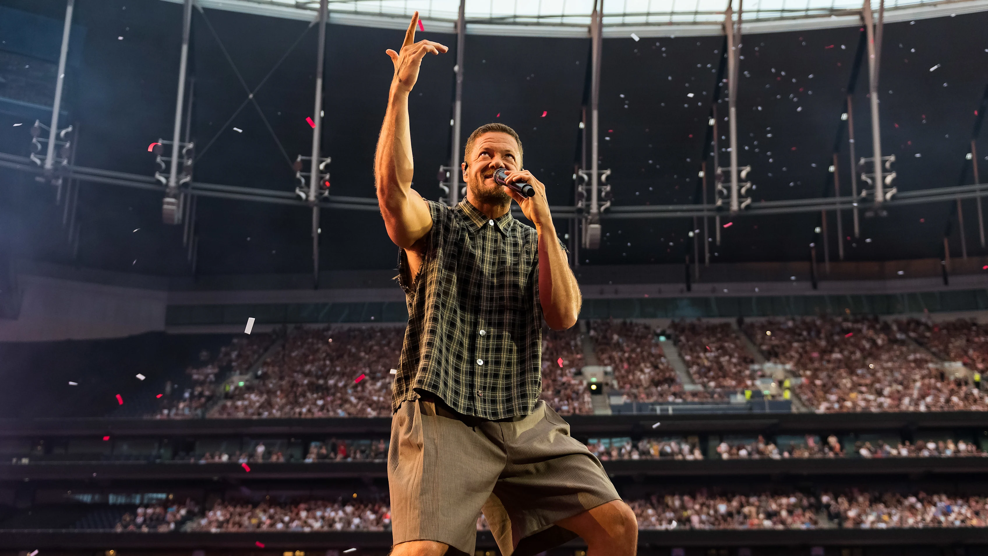 LONDON, ENGLAND - JULY 25: Dan Reynolds of Imagine Dragons performs at Tottenham Hotspur Stadium on